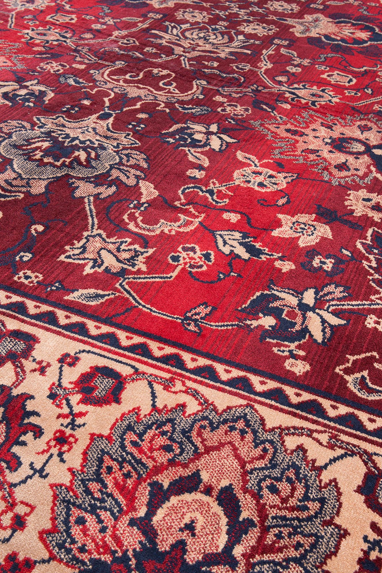 Teppich BID von Dutchbone: Ein stilvoller Teppich mit edlem Design, der Eleganz und Gemütlichkeit in dein Zuhause bringt. Vielseitig und hochwertig!