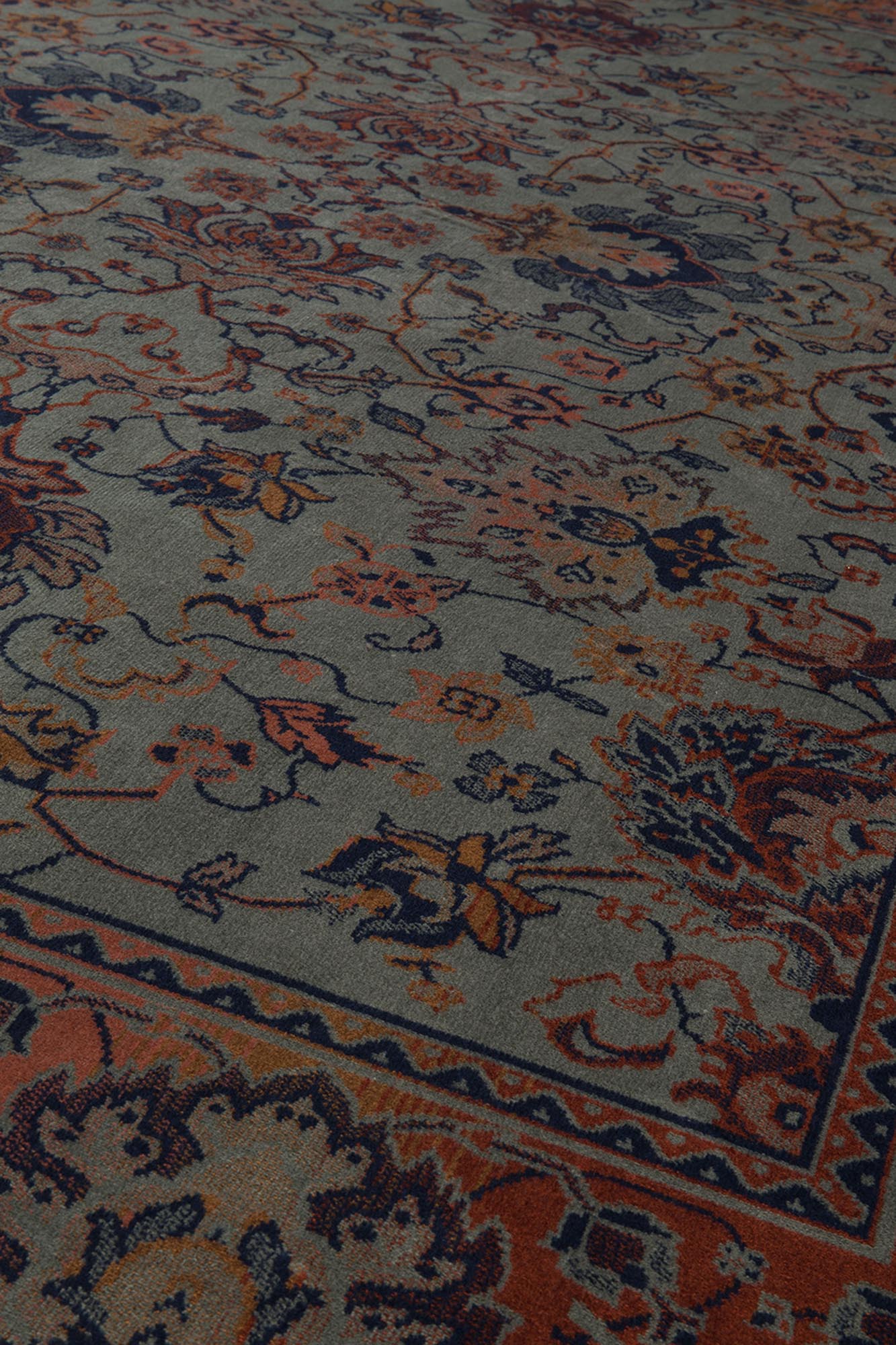 Eleganter Teppich BID von Dutchbone, der mit seinem einzigartigen Design und den warmen Farben jeden Raum aufwertet.