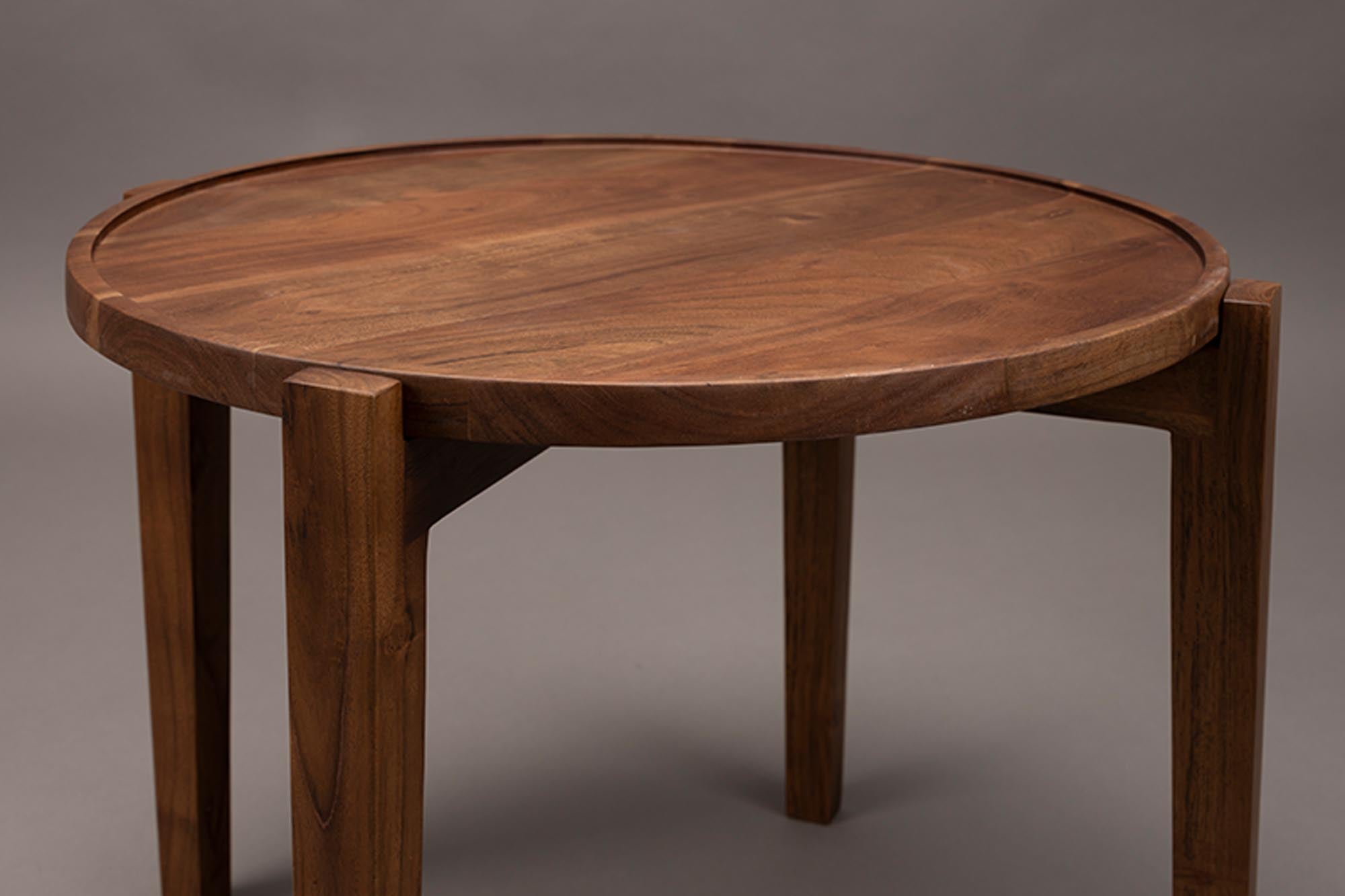 Stilvoller Dutchbone Shane Couchtisch aus edlem Holz und Metall.