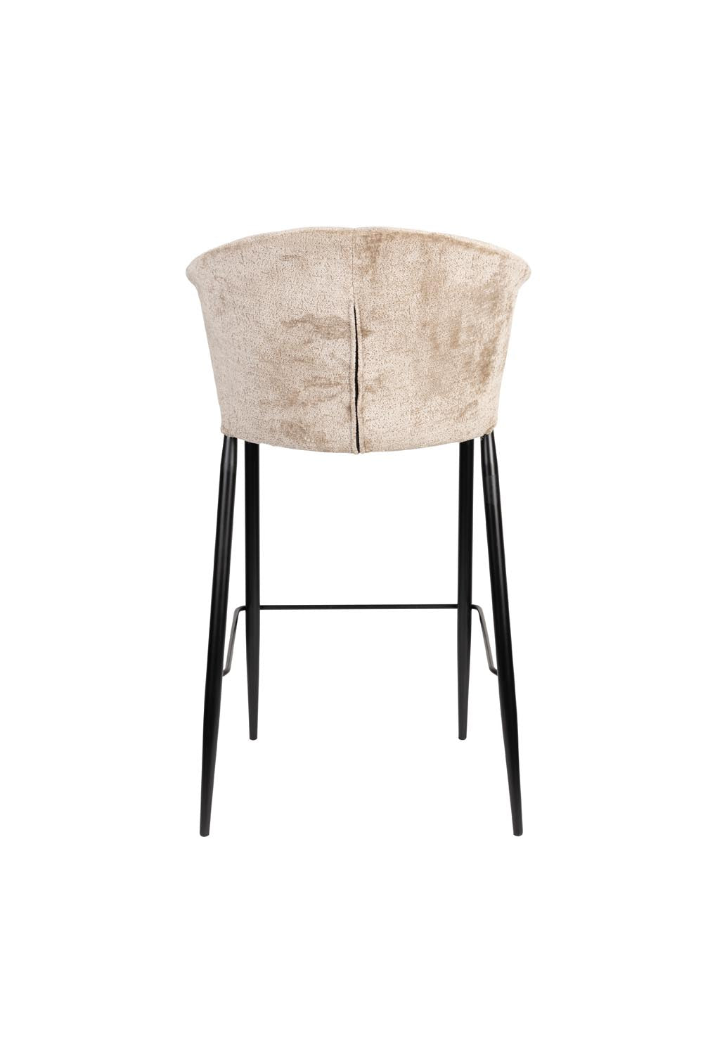 Entdecken Sie den Barhocker Georgia Beige von Dutchbone – ein stilvolles Möbelstück mit luxuriöser Samtpolsterung und schlanken Metallbeinen, ideal für jeden Rückzugsort.