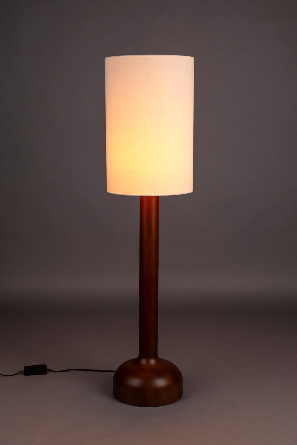 Stehlampe Jones: Retro-Design trifft auf edles Walnussholz.