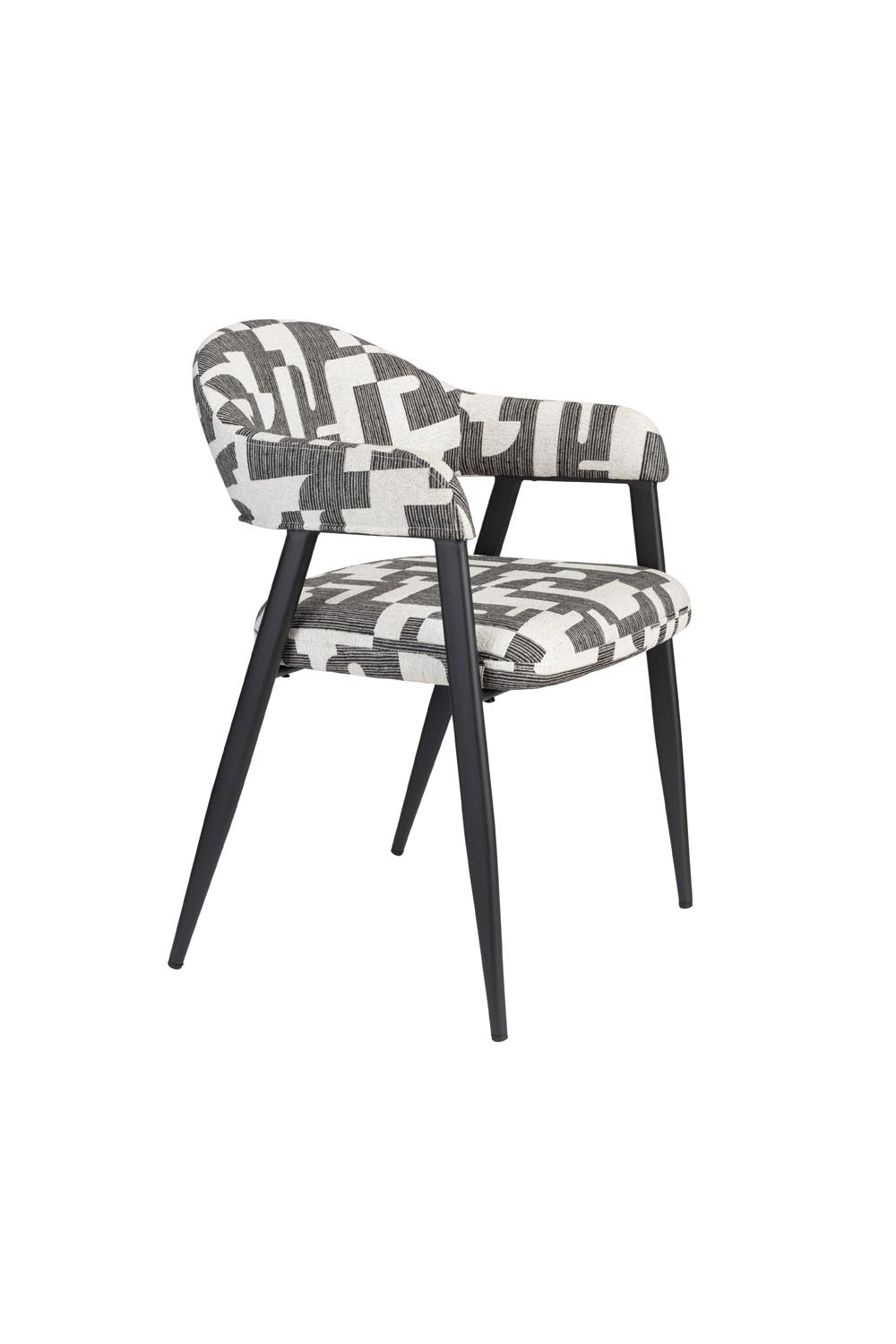 Der Stuhl Miyo von Dutchbone: Komfort und Stil vereint, mit weicher Polsterung, robustem Metallfuss und einladendem Design.