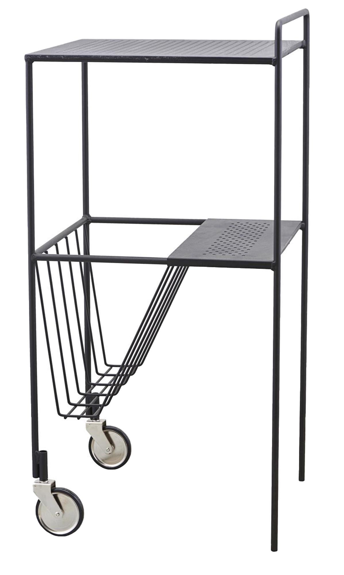 Der stilvolle Use-Trolley von House Doctor aus strapazierfähigem schwarzem Stahl bietet vielseitige Nutzungsmöglichkeiten für jeden Raum.