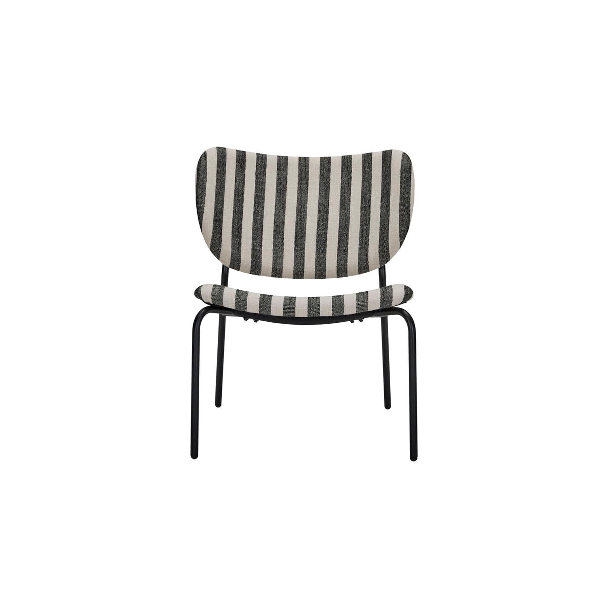 Eleganter Lounge-Sessel HDLonga von House Doctor in stilvollem Schwarz und Off-Weiß, ideal für entspannte Momente.