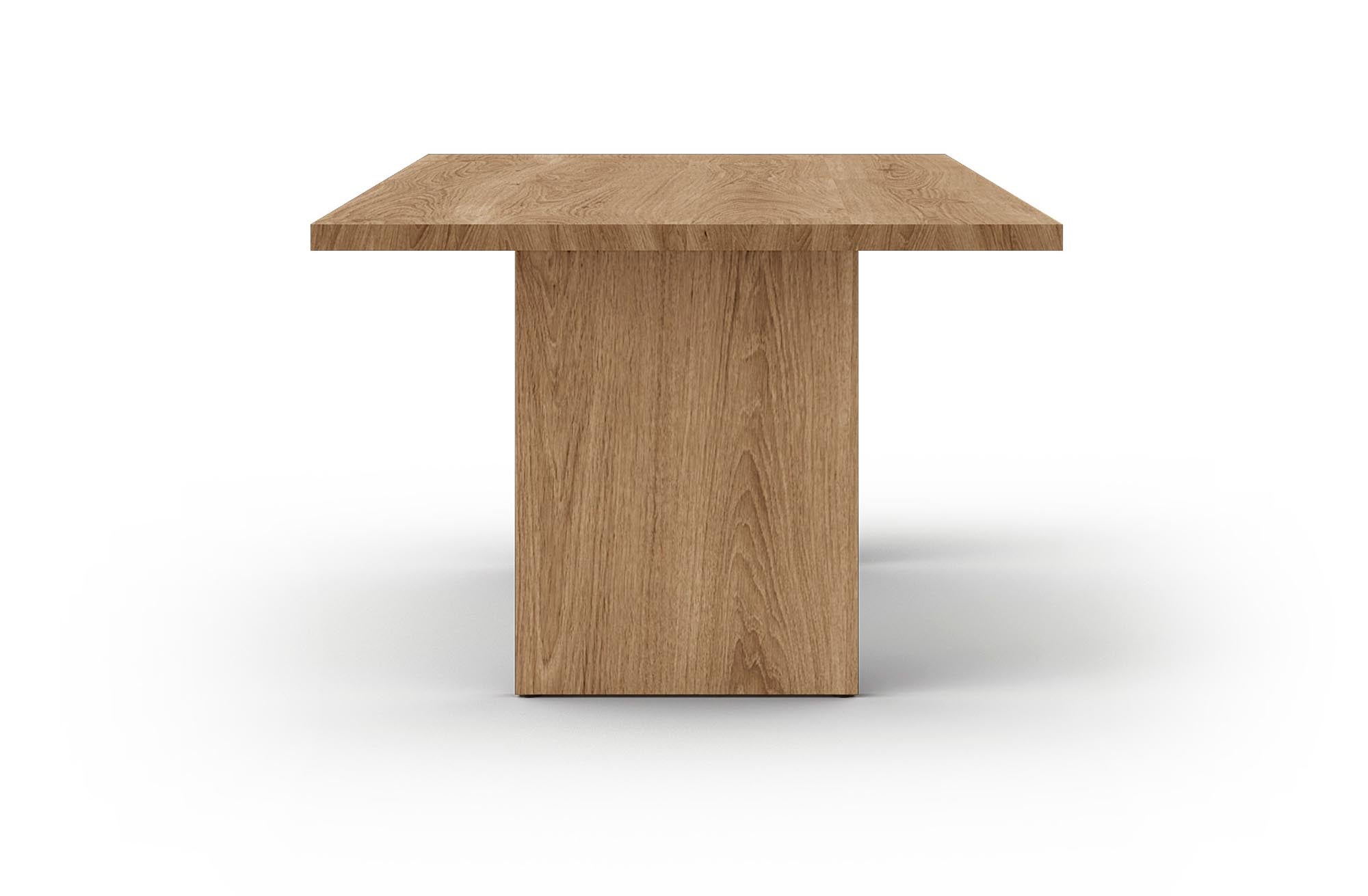 Robuster Flank Massivholztisch von Mobimex, perfekt für gesellige Runden und gemütliche Essensmomente in jedem Zuhause.