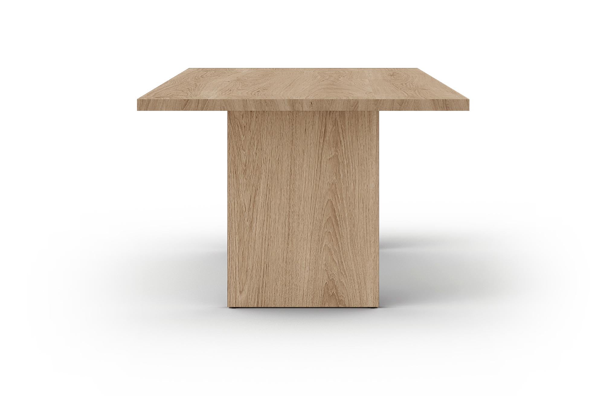 Robuster Flank Massivholztisch von Mobimex, ideal für stilvolle Essbereiche, vereint natürliche Materialien mit modernem Flair.