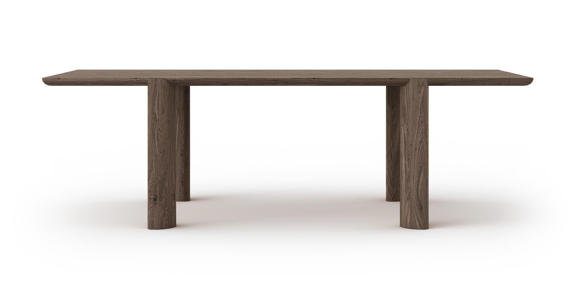 Eleganter Calder Massivholztisch von Mobimex, gefertigt aus robustem Holz, perfekt für stilvolle Essbereiche und gesellige Zusammenkünfte.