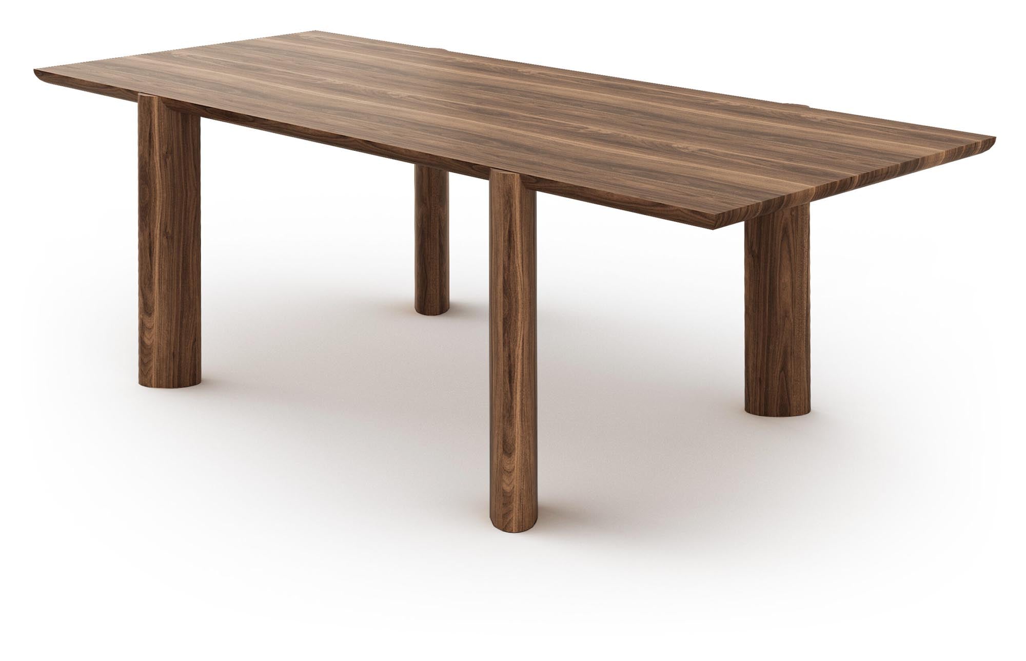 Eleganter Calder Massivholztisch von Mobimex, ideal für einladende Essbereiche und zeitgemäße Einrichtungskonzepte.