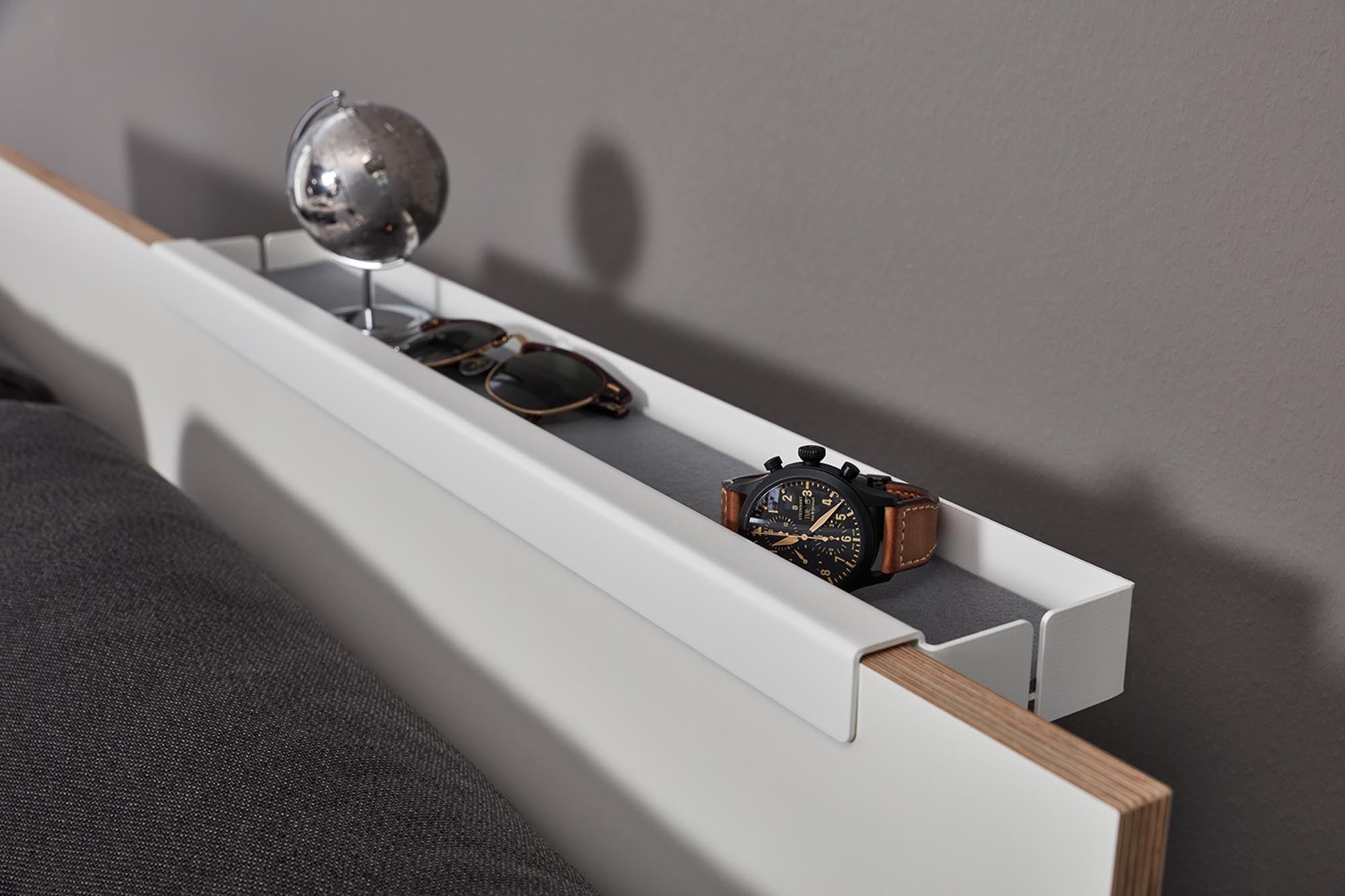 FLAI Kopfteil: Stilvoller Stauraum trifft auf zeitlose Eleganz.