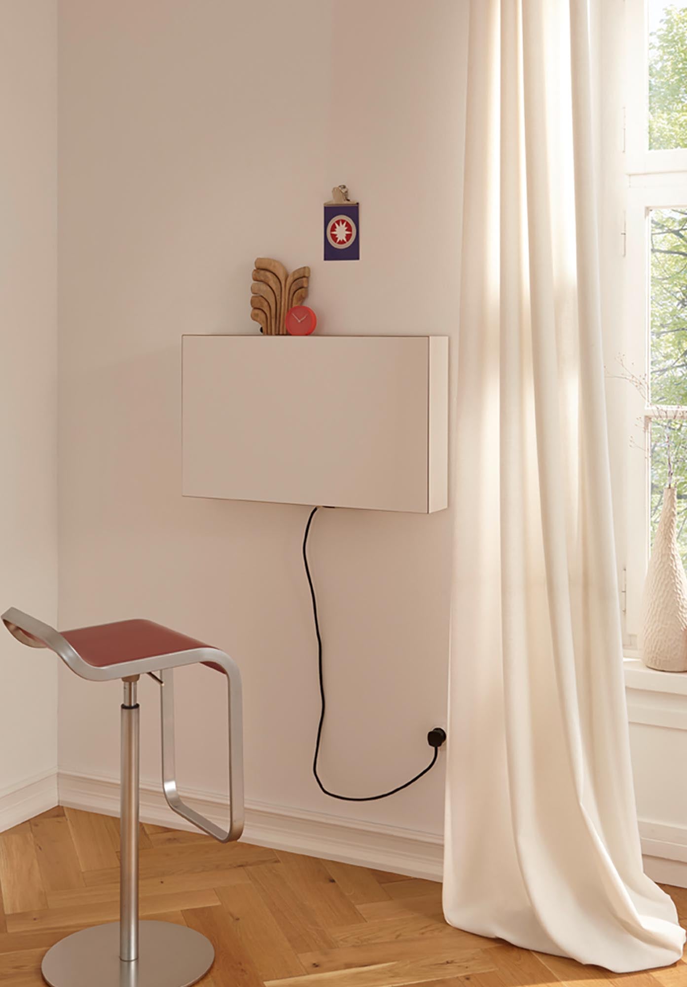 FLATBOX LED: Flexible Wandlösung für jeden Arbeitsplatz mit innovativer LED-Beleuchtung und praktischen USB-Anschlüssen.
