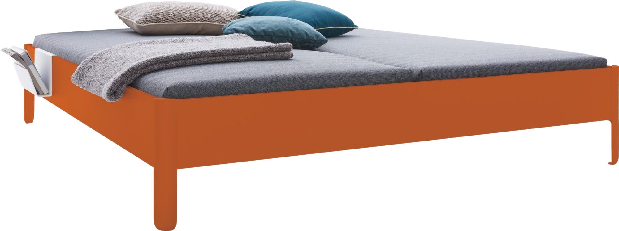 Elegantes Nait Doppelbett 180 von Müller Möbelwerkstätten, perfekt für ein zeitgemäßes Schlafzimmerdesign und komfortable Nächte.