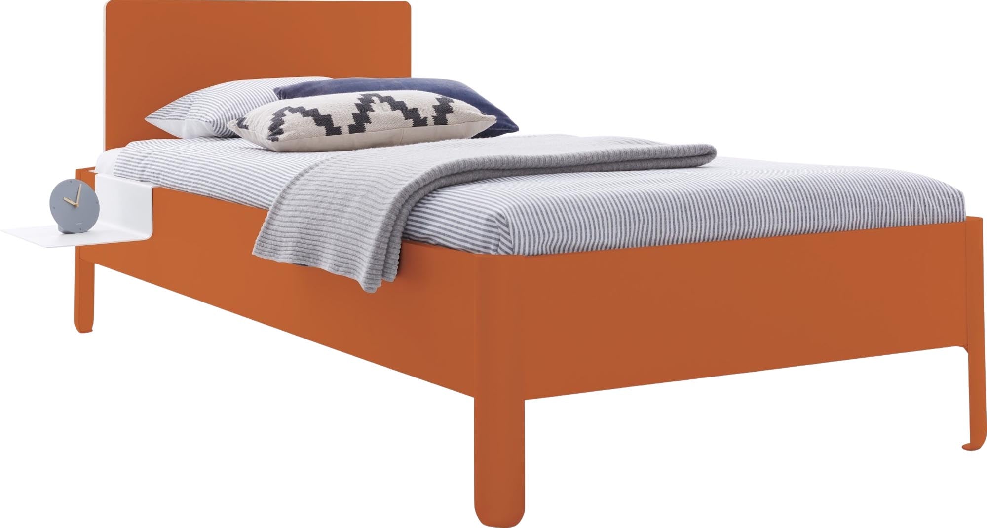 Modernes Nait Einzelbett mit geschmackvollem Kopfteil, perfekt für stilvolle Schlafzimmer, hergestellt von Müller Möbelwerkstätten.