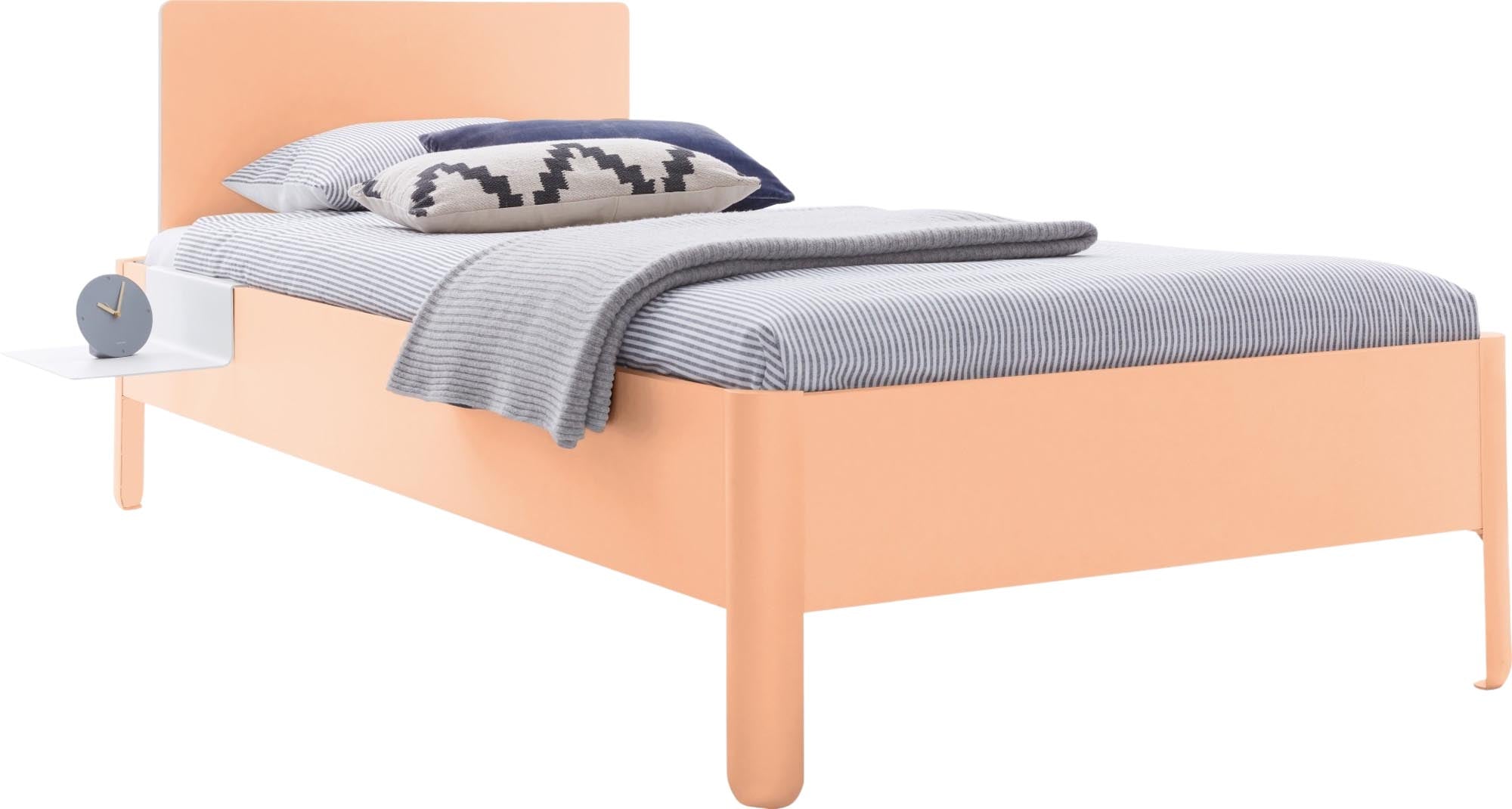 Nait Einzelbett mit Kopfteil 90 von Müller Möbelwerkstätten: Stilvolles und funktionales Bett für zeitgemäße Schlafzimmergestaltung.