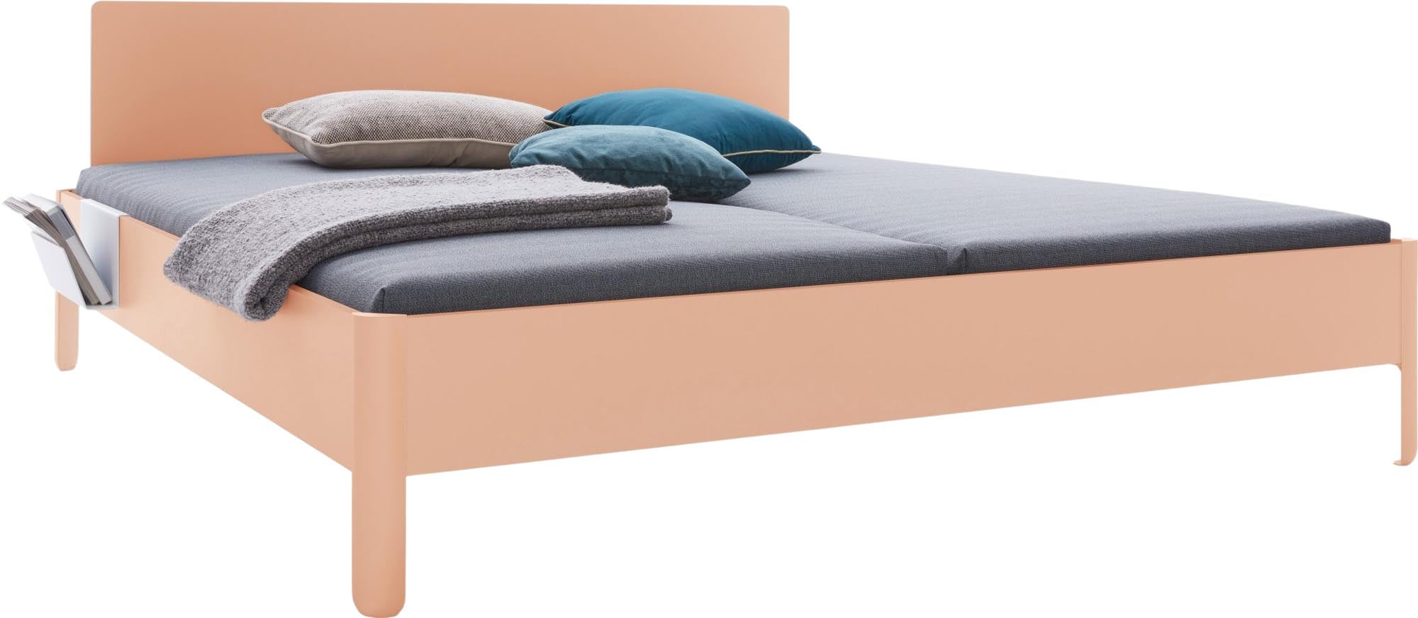 Modernes Nait Doppelbett mit 180 cm Breite und elegantem Kopfteil, ideal für ein zeitgemäßes Schlafzimmer von Müller Möbelwerkstätten.