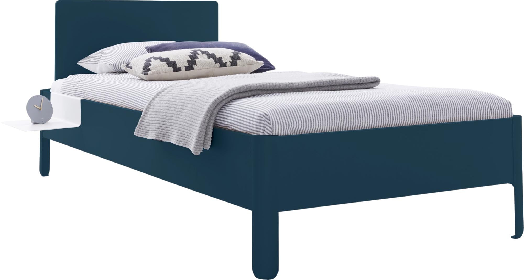 Modernes Nait Einzelbett mit 120 cm Breite und geschmackvollem Kopfteil von Müller Möbelwerkstätten – perfekt für stilvolle Schlafräume.