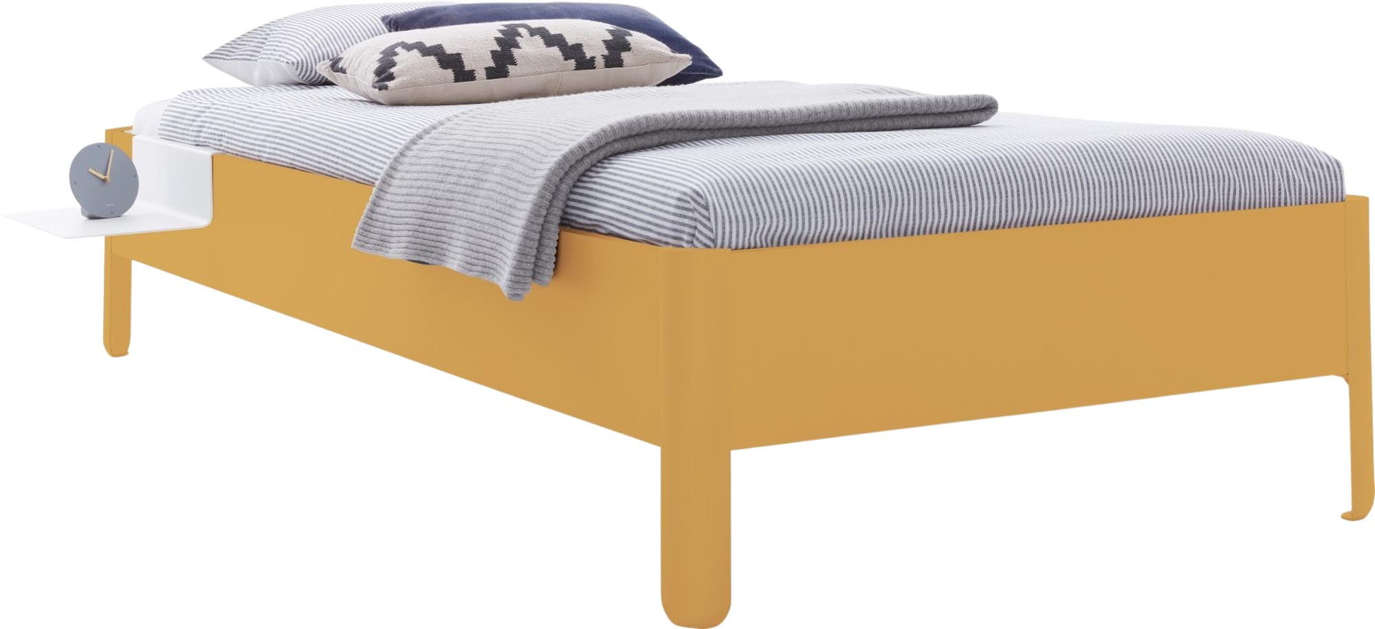 Entdecke das Nait Einzelbett 90 von Müller Möbelwerkstätten: Flexibles, minimalistisches Design mit stabilen Aluminiumfüßen und vielfältigen Farbauswahlen.