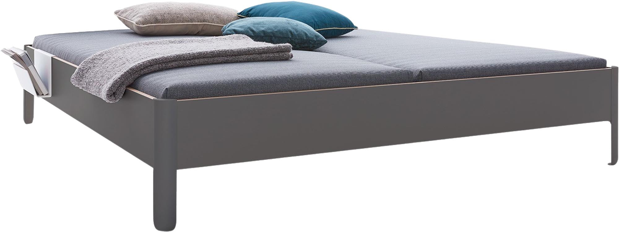 Elegantes Nait Doppelbett 180 von Müller Möbelwerkstätten, vereint zeitgemäße Ästhetik mit hohem Schlafkomfort für entspannte Nächte.