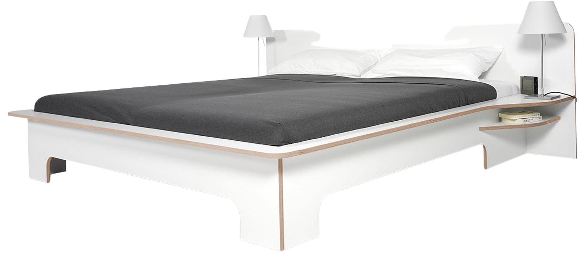 Elegantes Doppelbett aus Birkensperrholz von Müller Möbelwerkstätten.