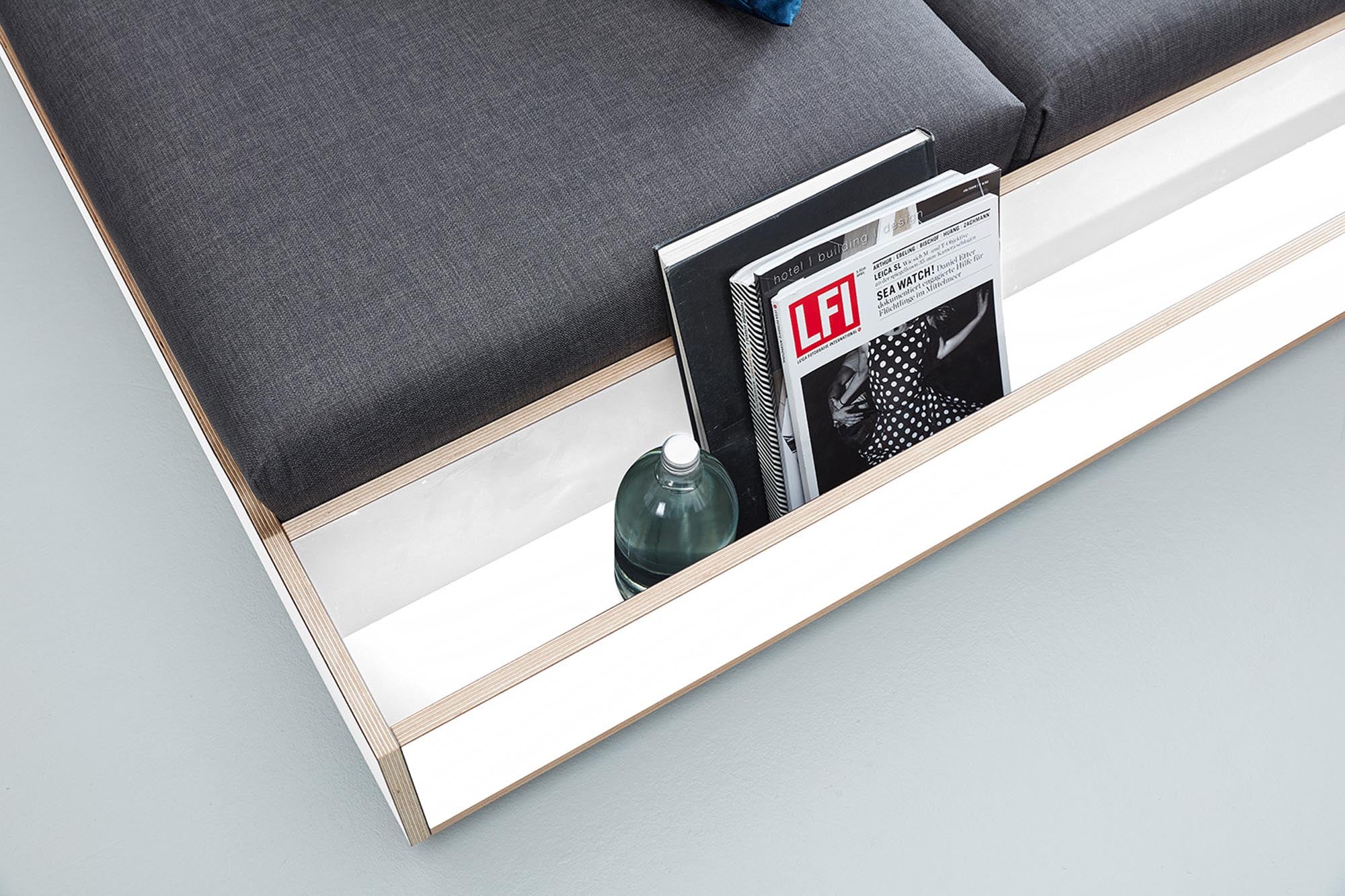 Elegantes MAUDE Bett von Müller Möbelwerkstätten, ausgestattet mit stabilem Lattenrost, ideal für moderne Schlafzimmer und erholsame Nächte.