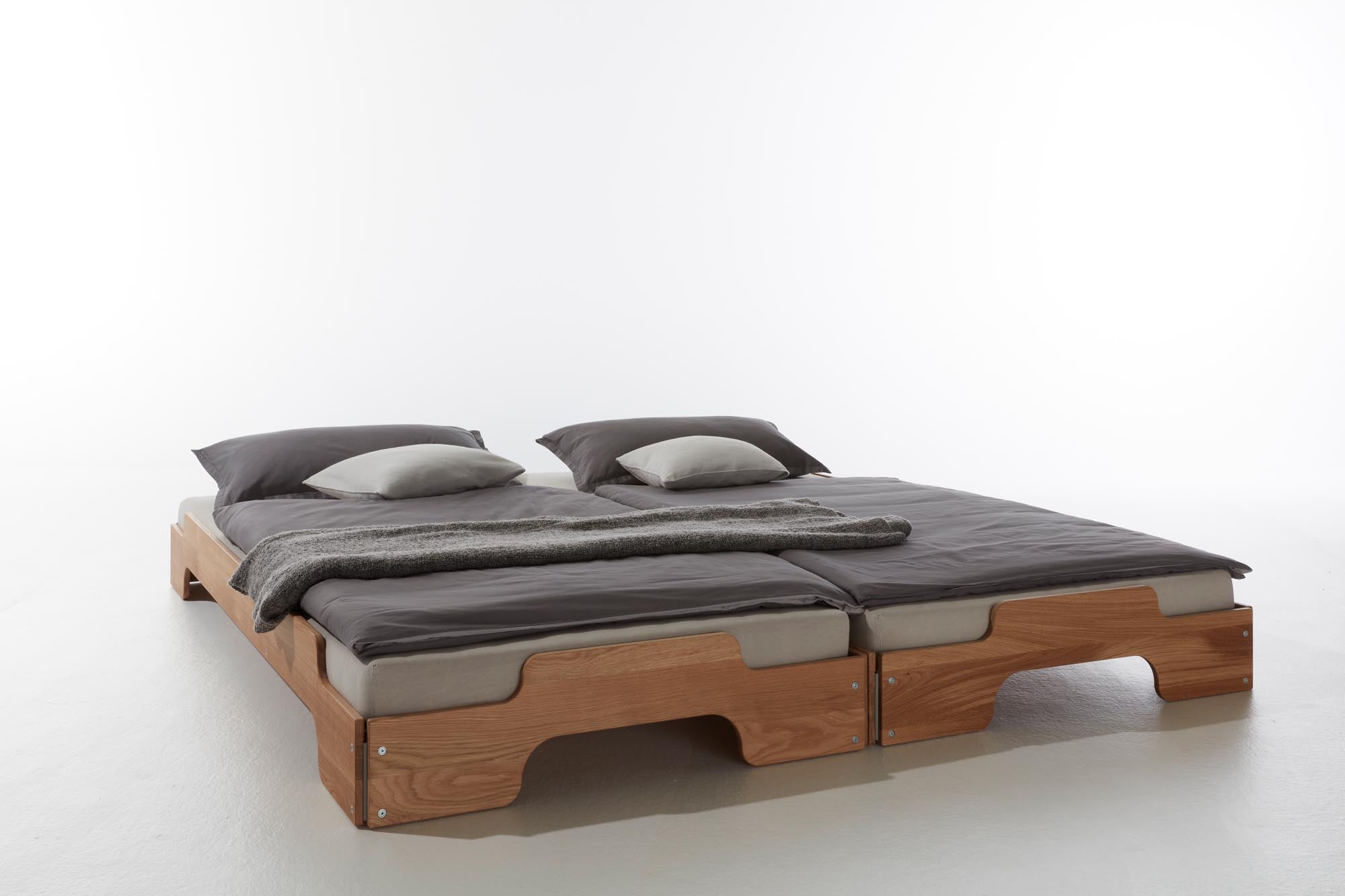 Elegante Stapelliege Klassik von Müller Möbelwerkstätten, ideal für flexible Schlaflösungen und stilvolle Einrichtung in jedem Raum.