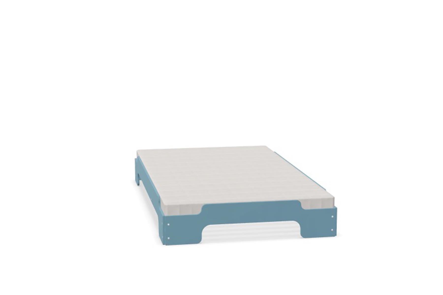 Elegante Stapelliege Komfort von Müller Möbelwerkstätten, perfekt für platzsparende Schlafmöglichkeiten und zeitgemäße Inneneinrichtung.