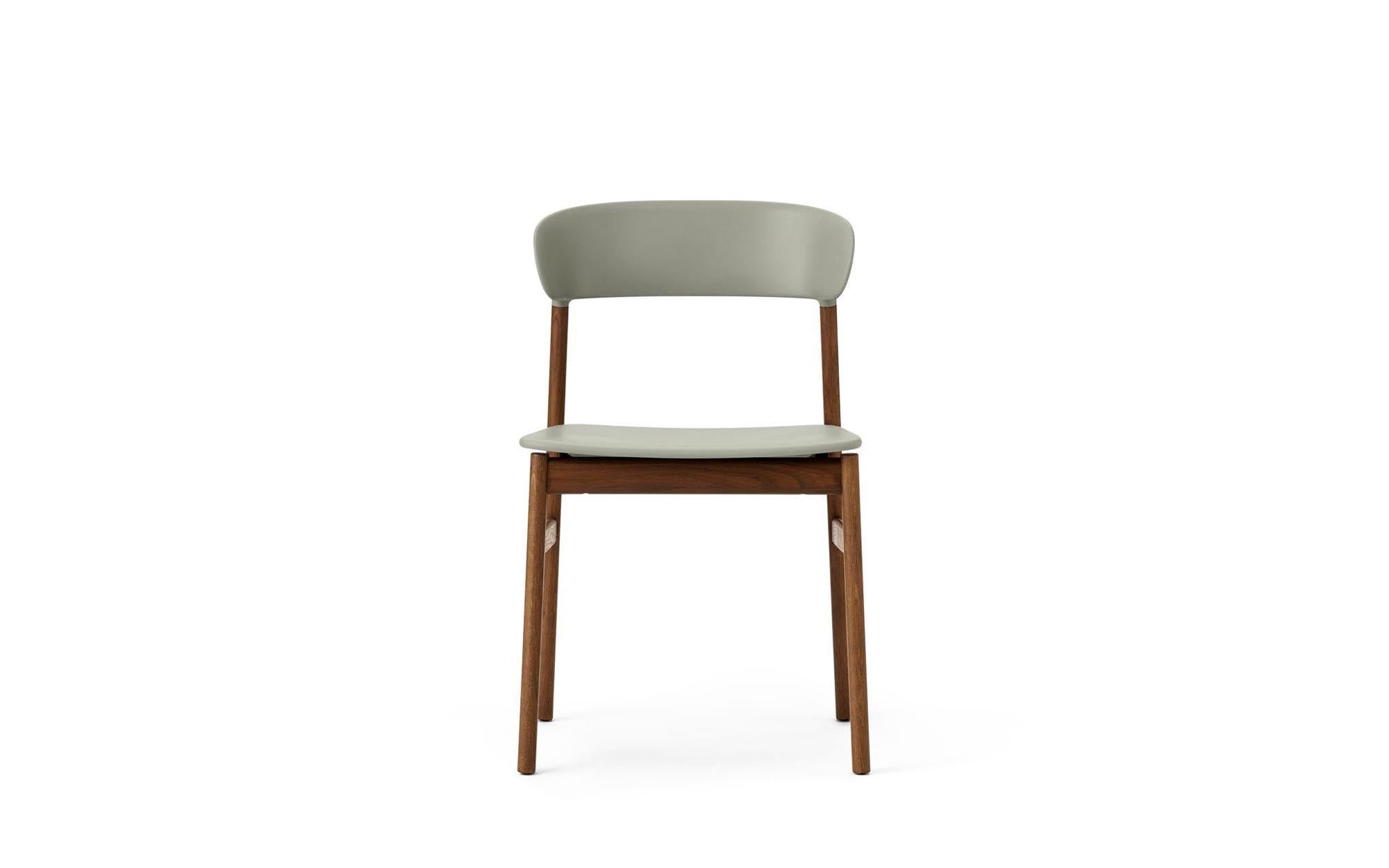 Eleganter Herit Stuhl von Normann Copenhagen, vereint modernes Design mit hochwertigem Komfort und skandinavischem Flair.