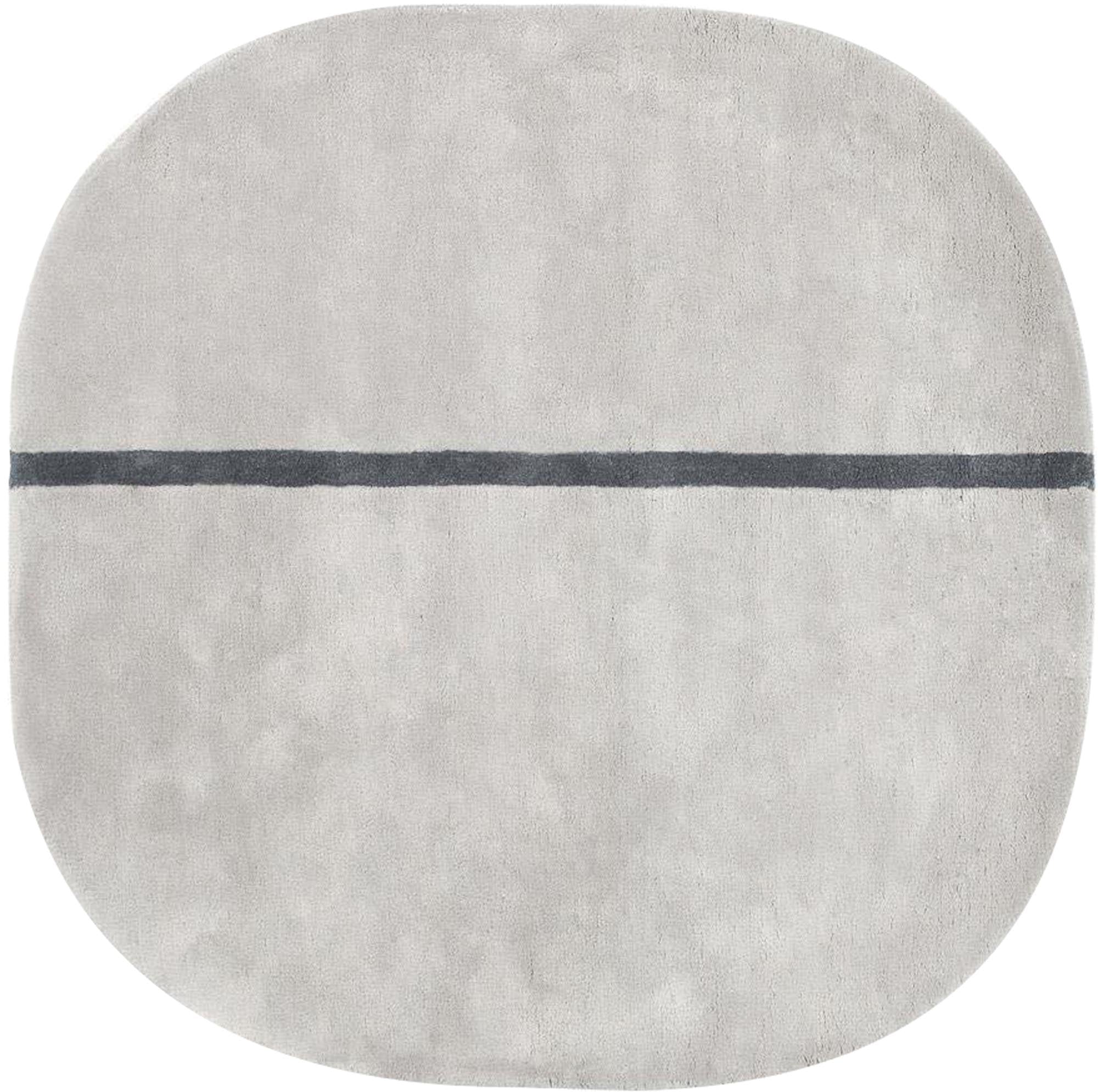 Oona Teppich von Normann Copenhagen: Ein stilvoller, skandinavischer Teppich, der Komfort und Ästhetik in jeden Raum bringt.