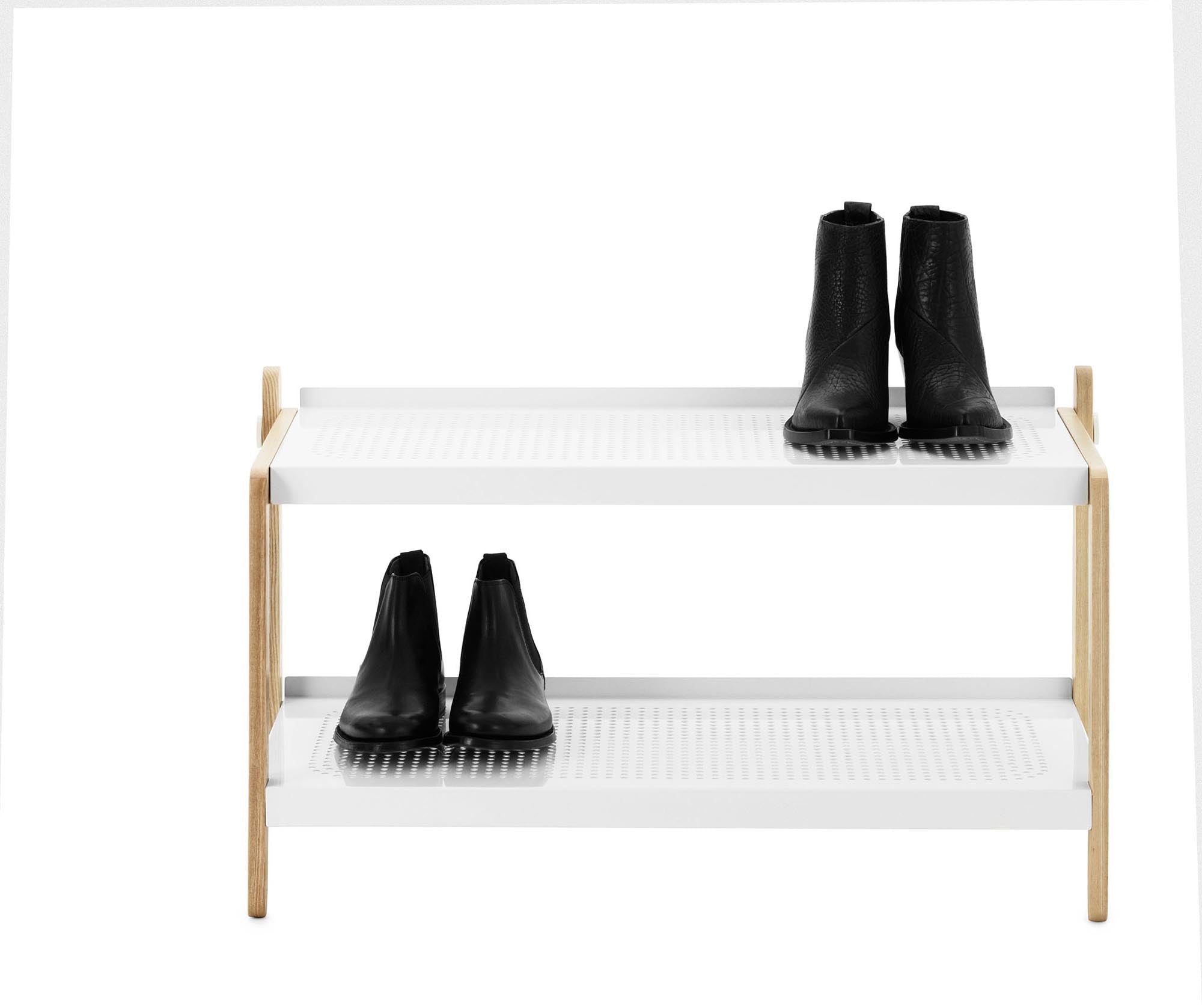 Modernes Sko Schuhregal von Normann Copenhagen, perfekt für die ordentliche und stilvolle Präsentation Ihrer Schuhkollektion.