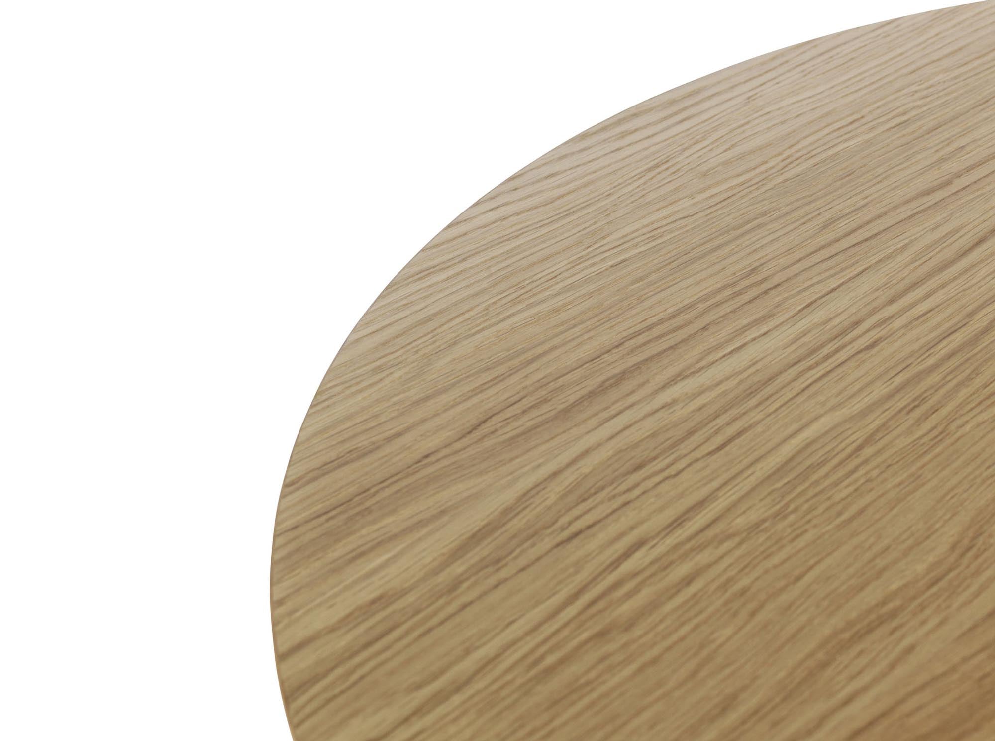 Runder Slice Tisch Vol. 2 von Normann Copenhagen, gefertigt aus FSC®-Eiche, ideal für stilvolle Essbereiche und gesellige Runden.