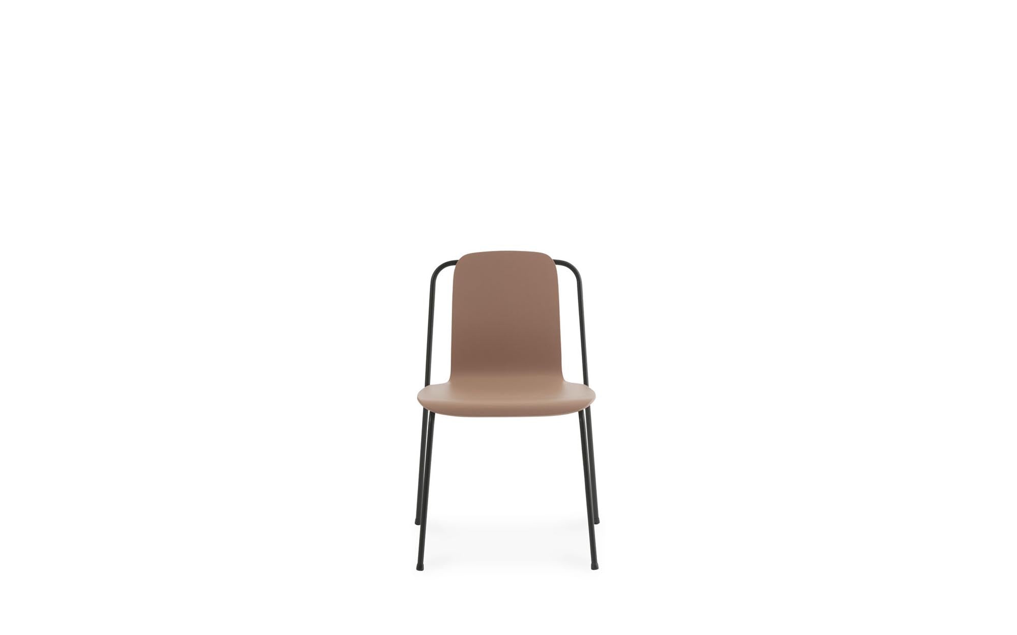 Moderner Studio Stuhl von Normann Copenhagen, kombiniert einen stabilen Stahlrahmen mit einer geschwungenen Eichenfurnierschale für zeitgemäßes Design.
