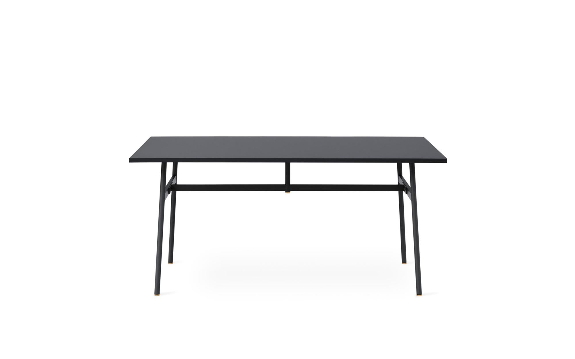 Eleganter Union Tisch von Normann Copenhagen, ideal als Schreibtisch für modernes Arbeiten und stilvolle Einrichtung.