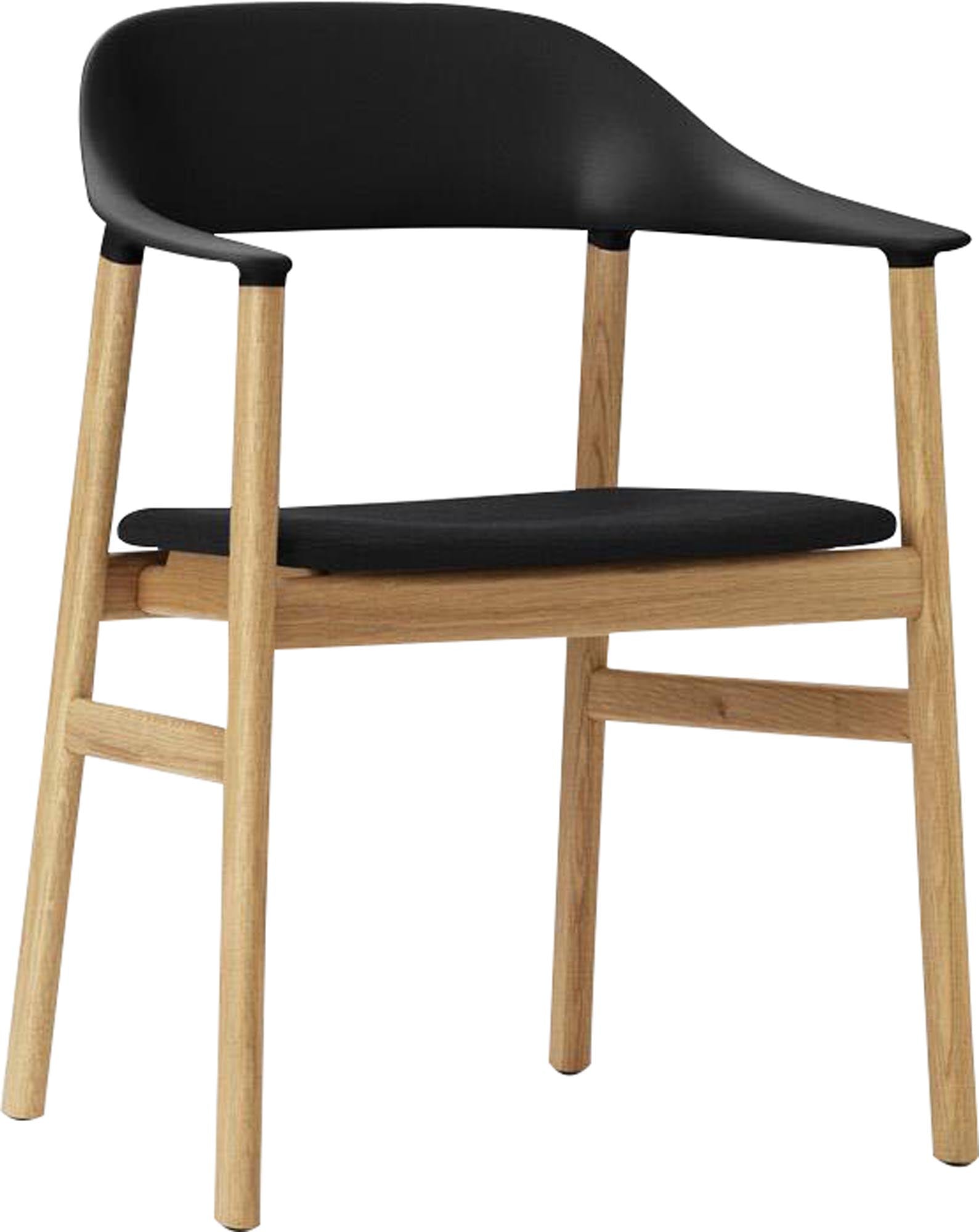 Zeitloser Herit Stuhl mit Armlehnen von Normann Copenhagen.
