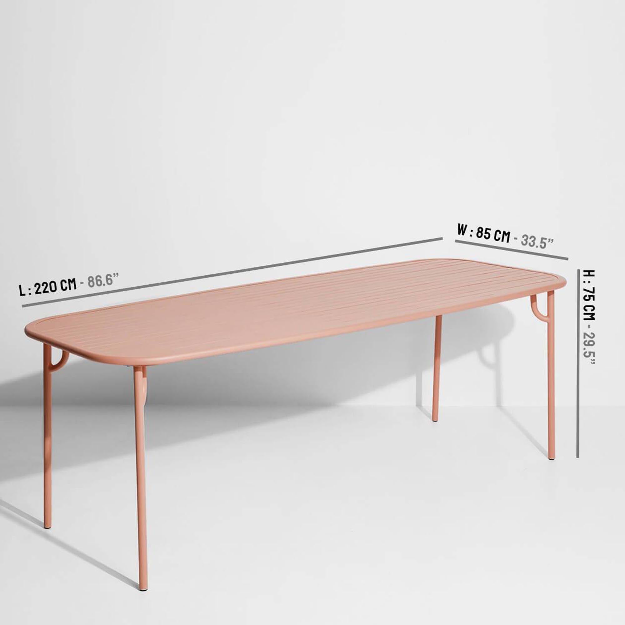 Entdecken Sie den eleganten Week-End Tisch Large von Petite Friture – ideal für stilvolle Outdoor-Events und entspannte Zusammenkünfte.