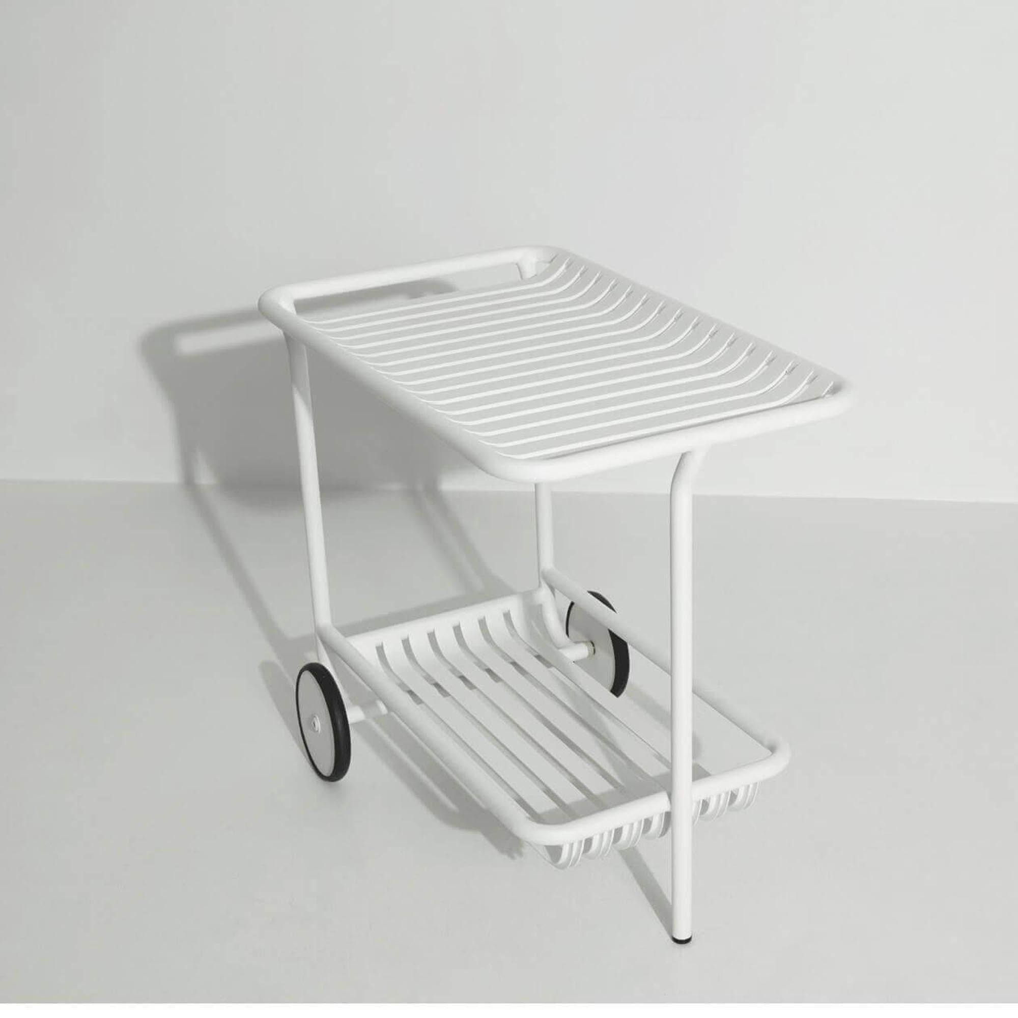 Eleganter Week-End Trolley von Petite Friture, perfekt für den Außenbereich, bietet praktischen Stauraum und ein ansprechendes Design für gesellige Momente.
