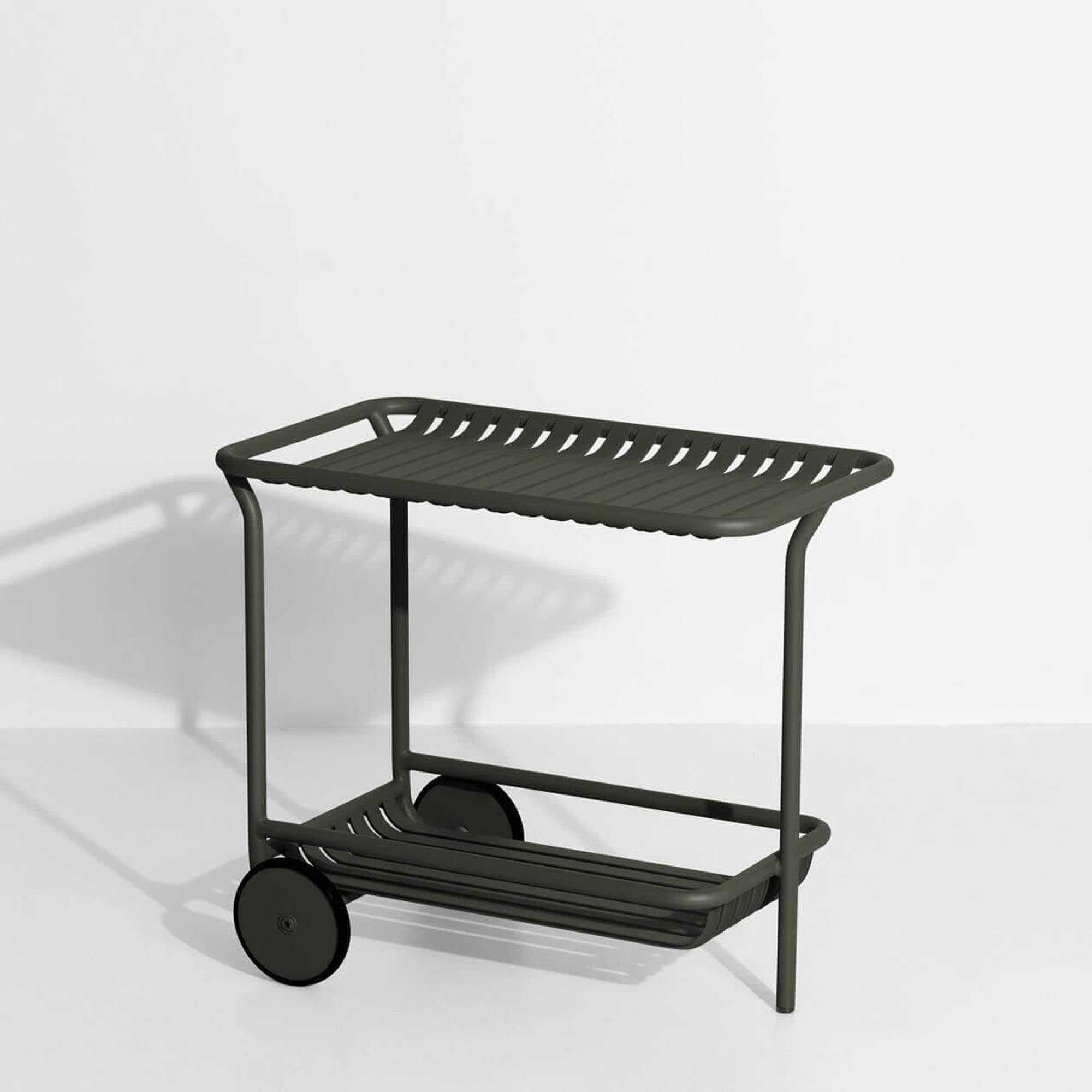 Eleganter Week-End Trolley von Petite Friture, perfekt für den Garten oder Balkon, bietet praktischen Stauraum und ansprechendes Design.