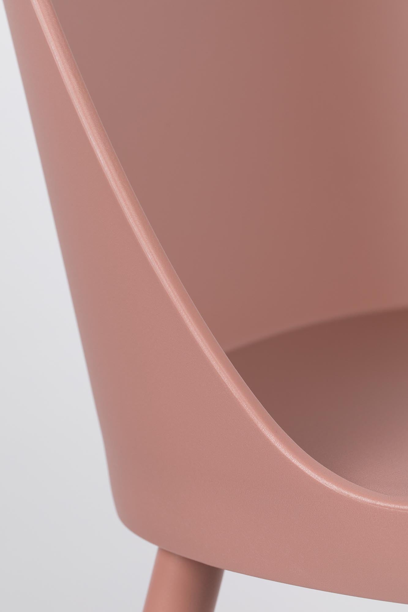 Eleganter Stuhl PIP von White Label Living, ideal für zeitgemäße Wohnräume. Bequeme Sitzfläche und ansprechendes Design für jeden Raum.