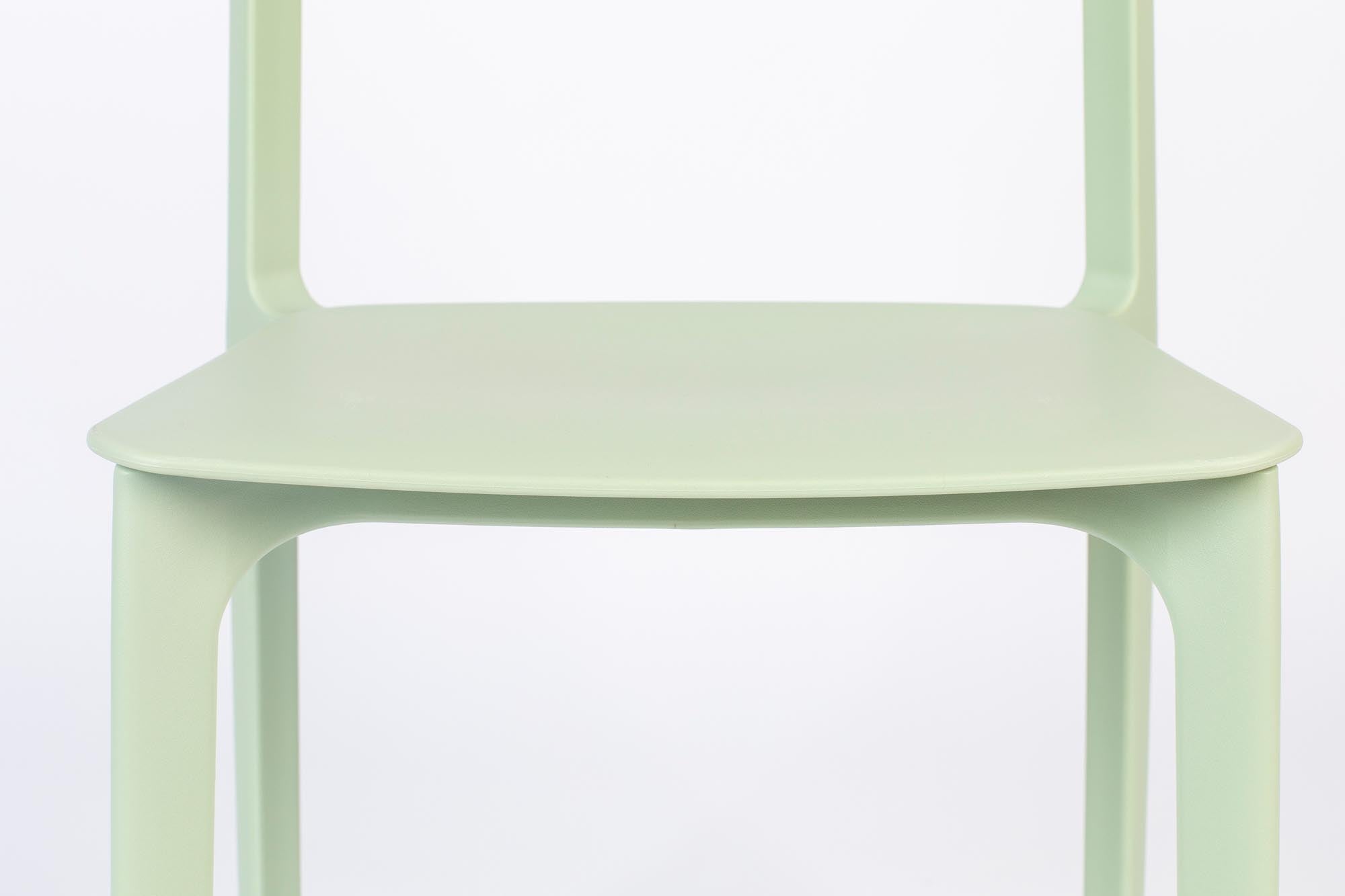 Entdecken Sie den Clive Stuhl von White Label Living – ein elegantes Möbelstück, das Komfort und Stil in Ihr Zuhause oder Büro bringt.