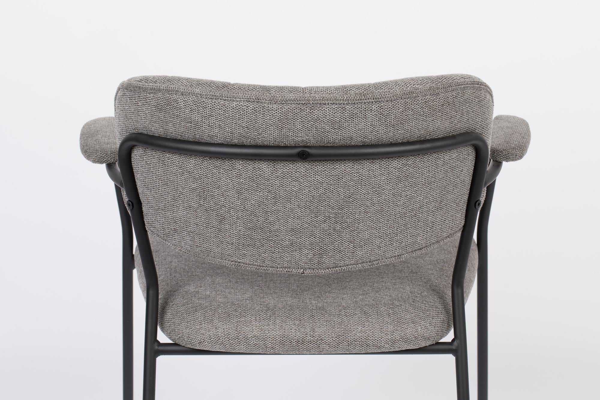 Eleganter gepolsterter Armlehnstuhl Jolien von White Label Living, ideal für stilvolle Wohnräume und gemütliche Sitzgelegenheiten.