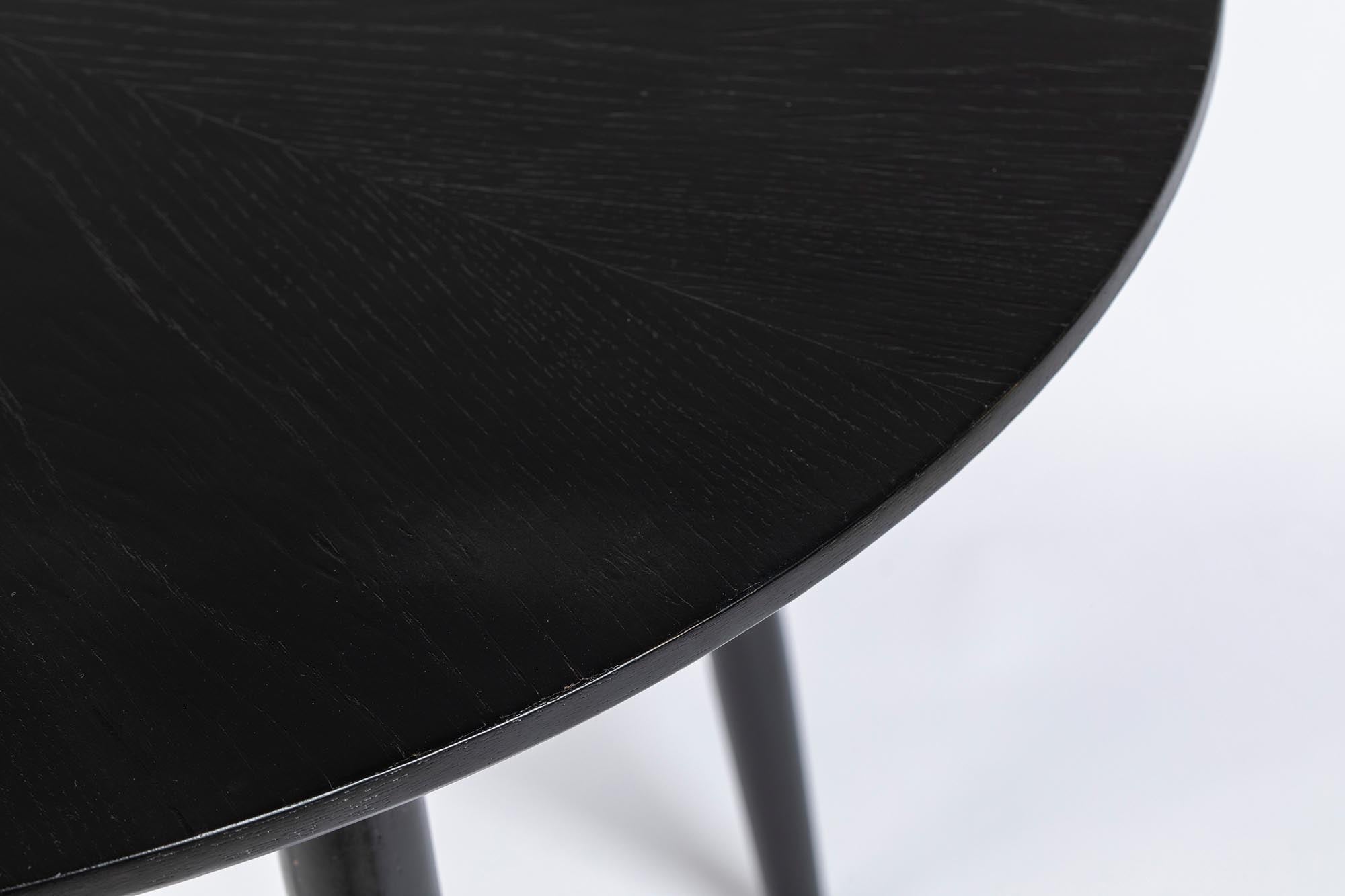 Eleganter runder Tisch Fabio von White Label Living, perfekt für gemütliche Esszimmer und gesellige Zusammenkünfte.