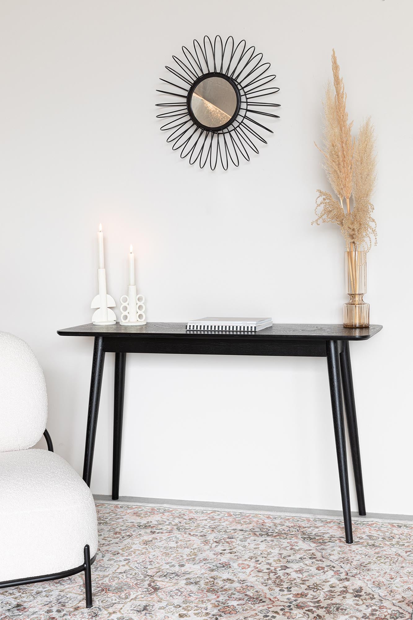 Moderner Konsolentisch Fabio von White Label Living – ideal für kleine Räume, stilvoll und funktional. Erhältlich in verschiedenen Farben.