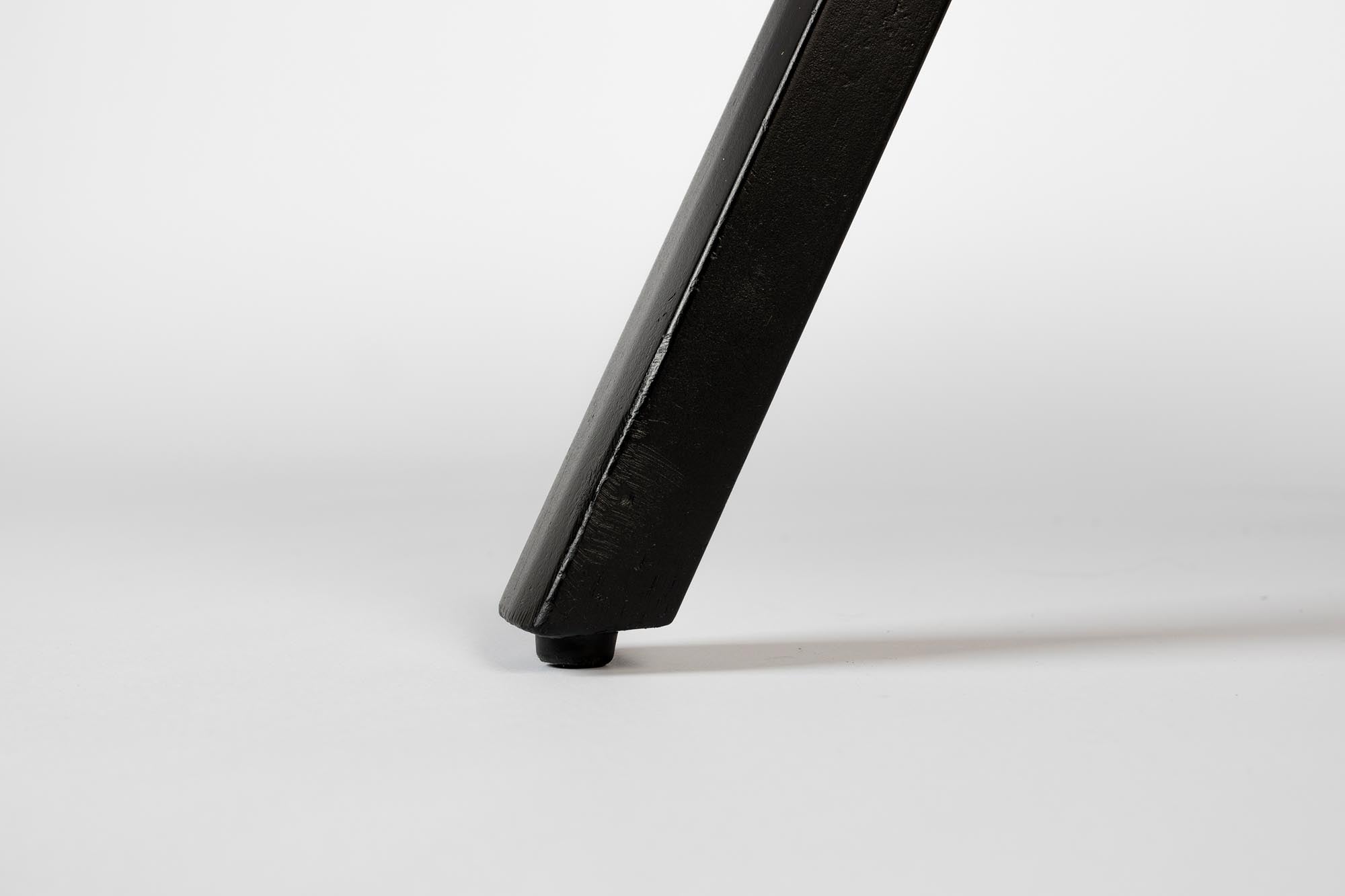 Moderner Beistelltisch SURI von White Label Living mit stilvollem Design, ideal für jedes Wohnzimmer, erhältlich in verschiedenen Farben.