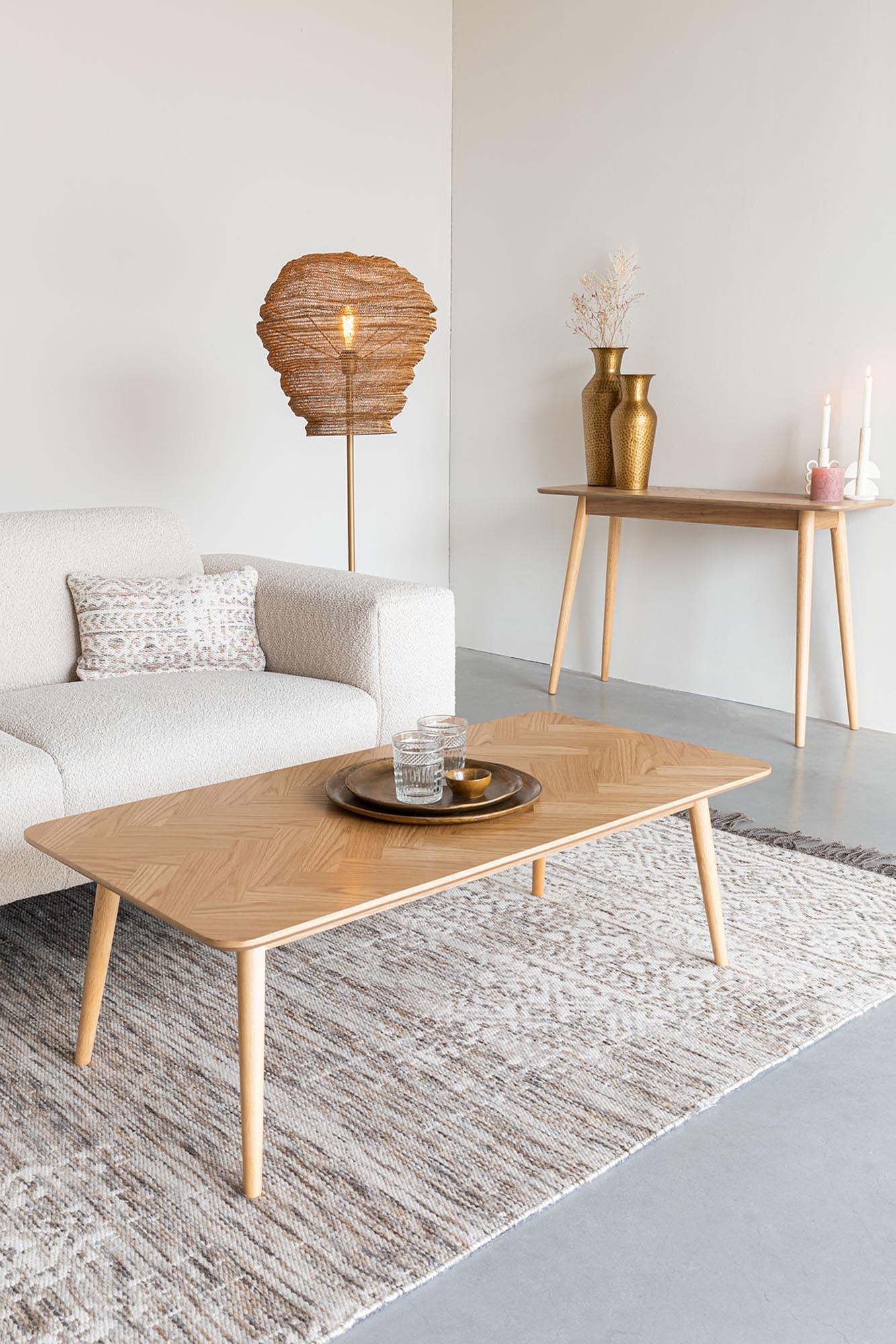 Stilvoller Beistelltisch Fabio von White Label Living, perfekt für zeitgemäße Einrichtungen und vielseitig einsetzbar.