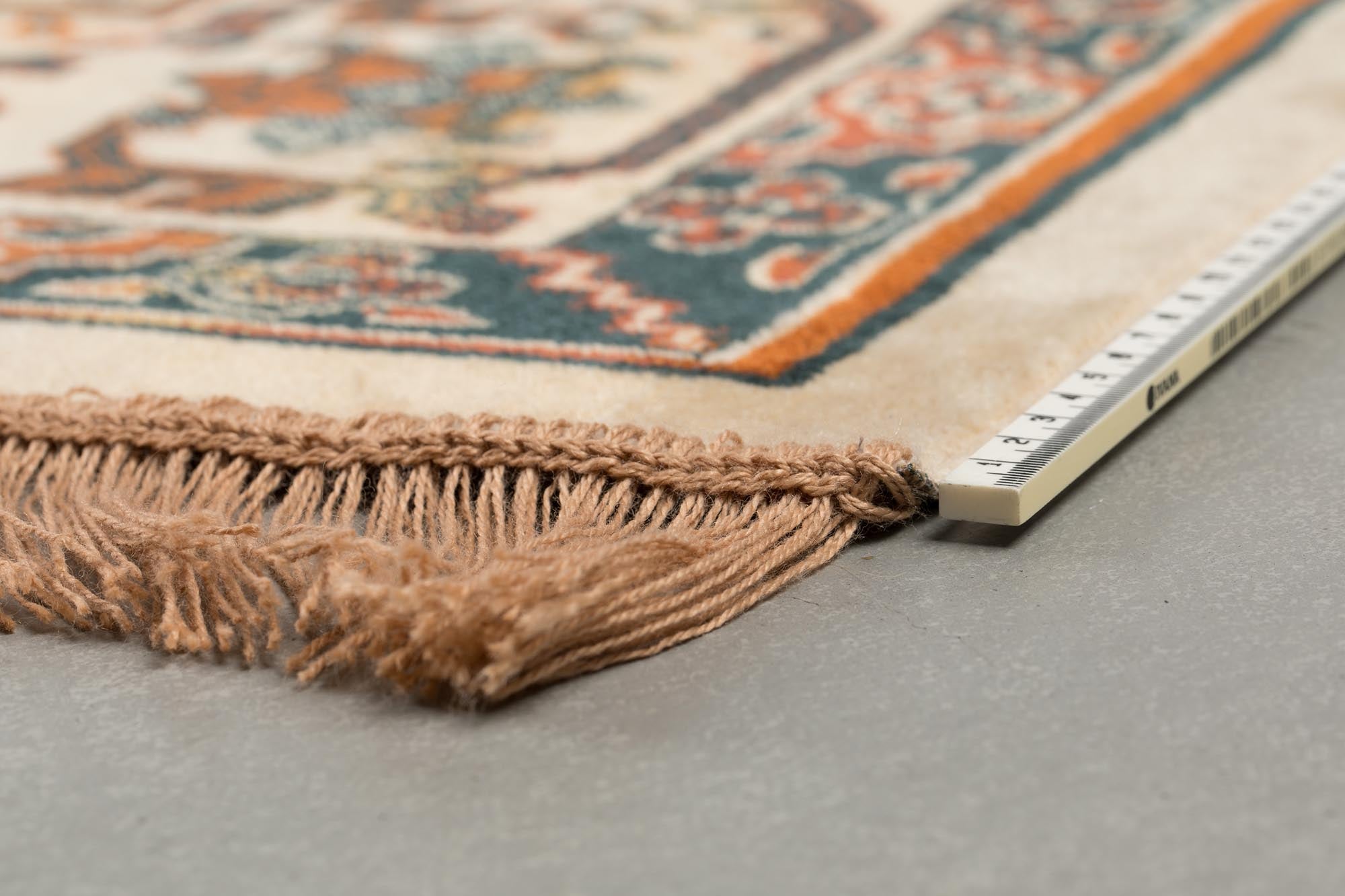 Teppich Raz von White Label Living: Ein einzigartiges Design, das Stil und Funktionalität vereint. Perfekt für jedes Zuhause!