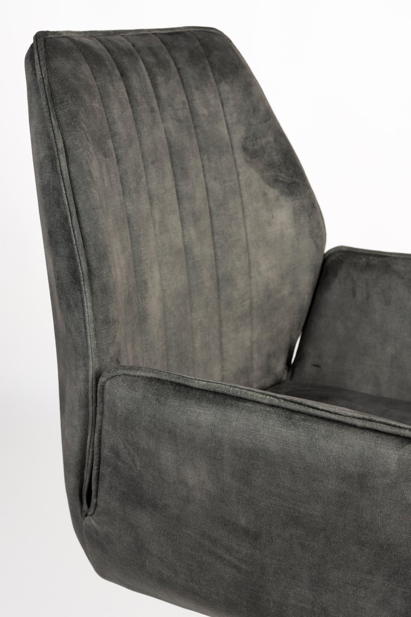 Stylischer Armlehnstuhl Jamie von White Label Living, ideal für modernes Wohnen. Bequeme Polsterung und ansprechendes Design in verschiedenen Farben.