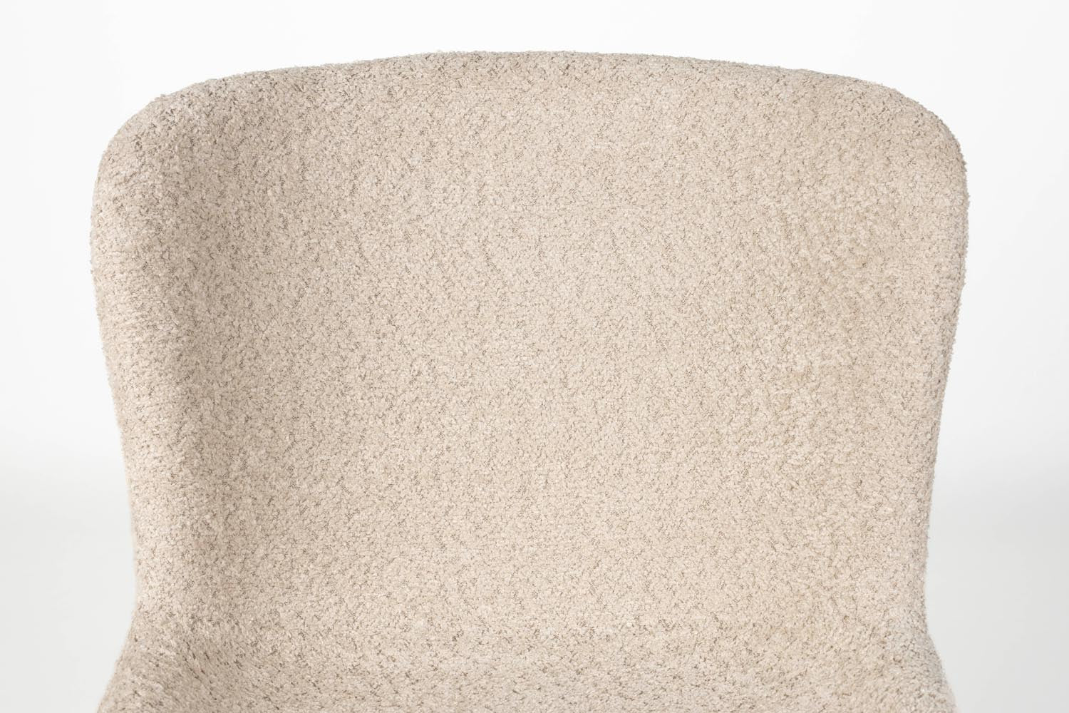 Moderner Stuhl Marion in sanftem Off White, gefertigt aus hochwertigem Bouclé-Stoff für stilvolle Akzente in jedem Raum.