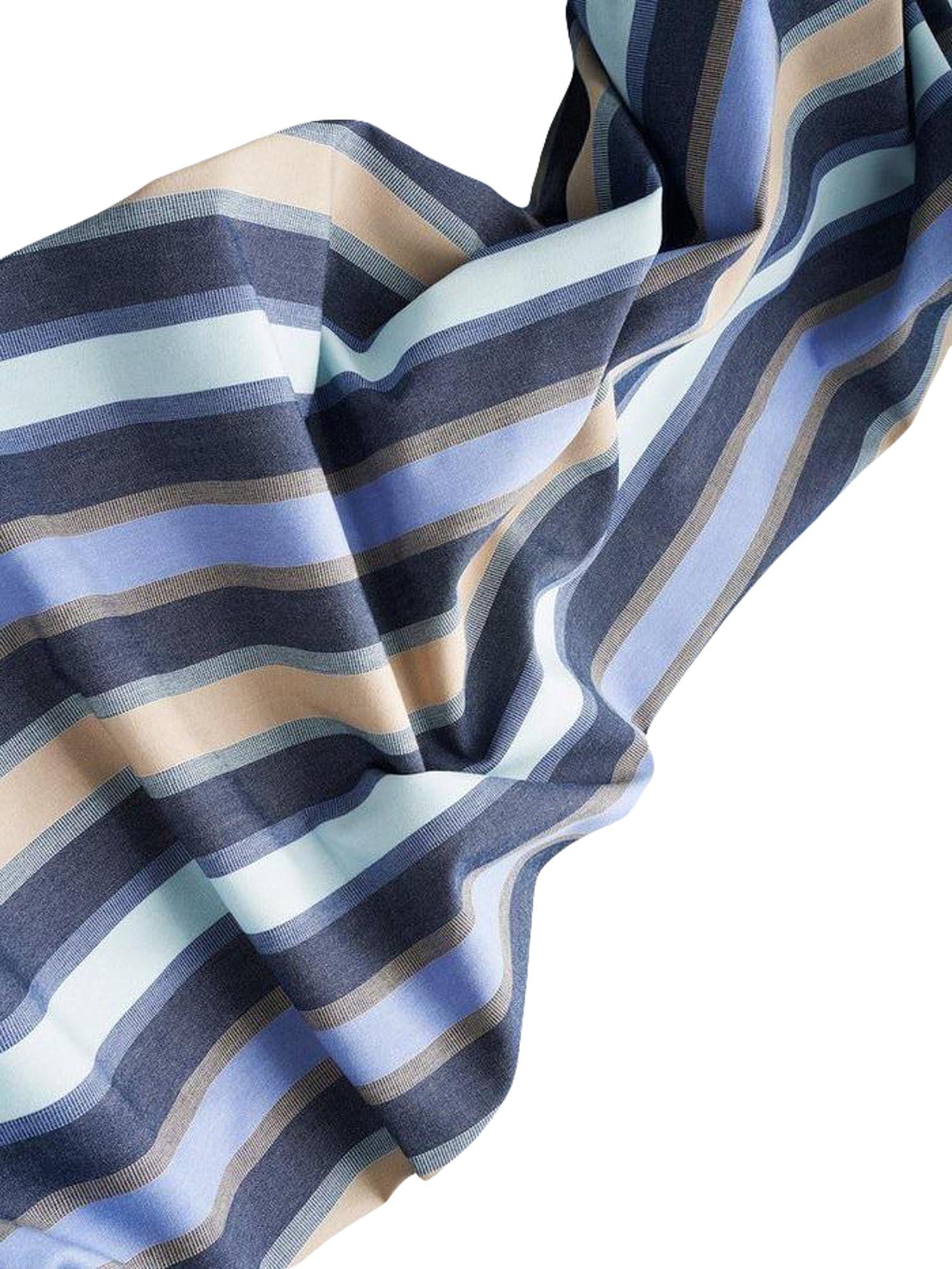 Stilvoller marineblauer Outdoor-Vorhang von ZigZagZurich, ideal für den Außenbereich, um eine gemütliche Atmosphäre zu schaffen.