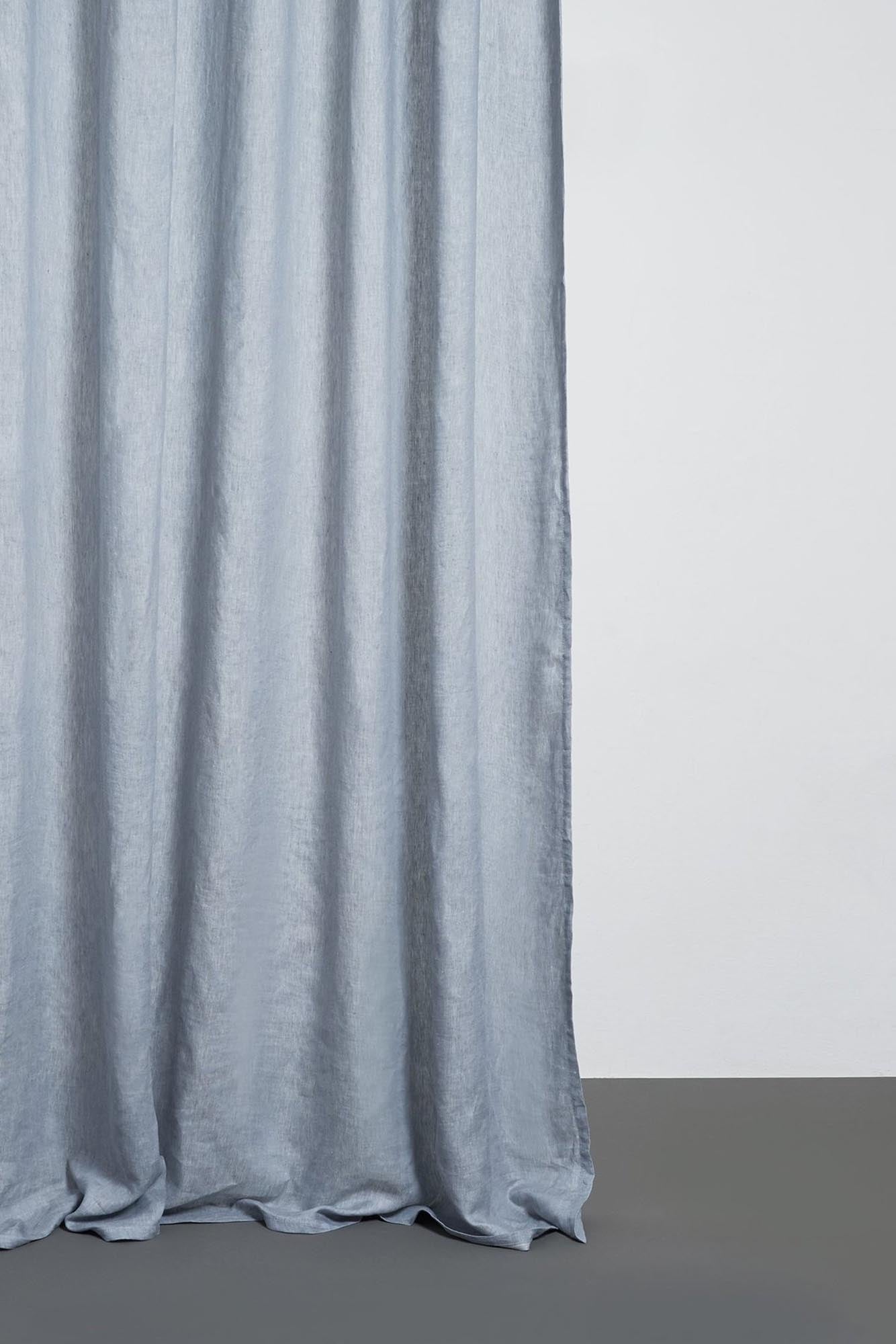 Erlebe den eleganten Two Tone Vorhang von ZigZagZurich, aus feinstem Stonewashed Leinen für ein stilvolles Wohngefühl.