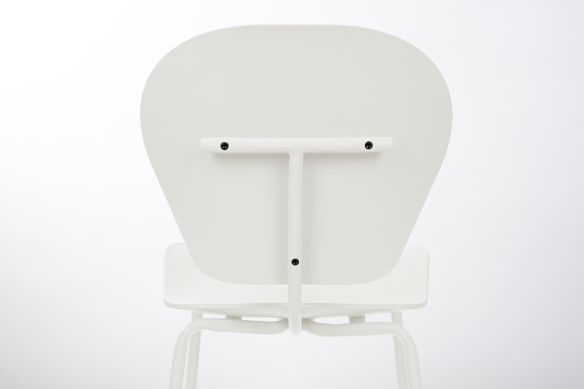 Eleganter Stuhl The Ocean von Zuiver, der modernes Design und Komfort vereint, ideal für jedes stilvolle Interieur.