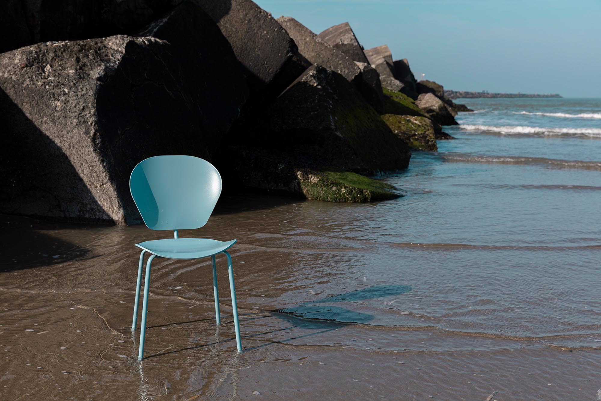 Moderner Stuhl The Ocean von Zuiver, aus nachhaltigen Materialien, bietet Komfort und zeitgemäße Ästhetik für jedes Zuhause.