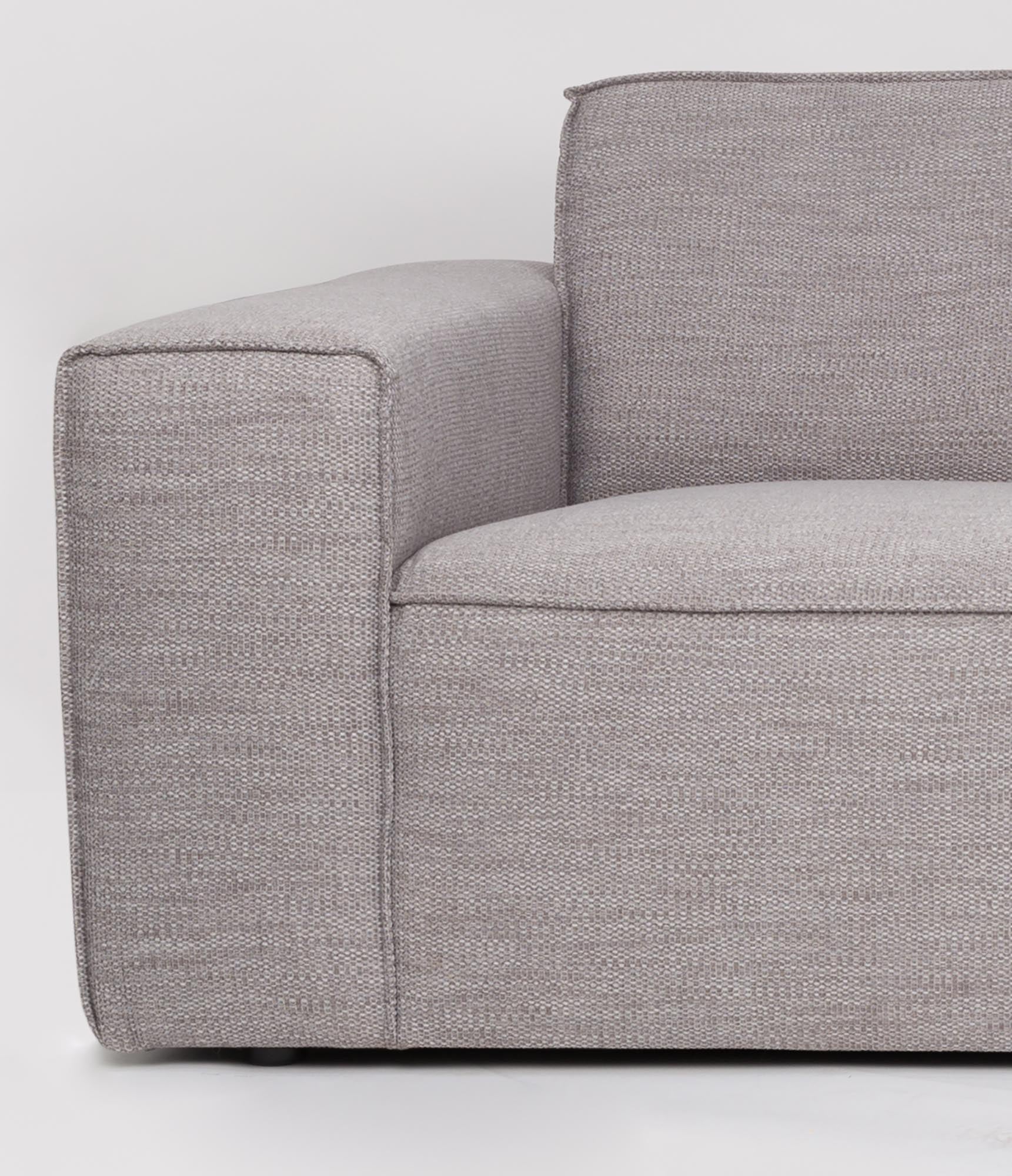 Entdecken Sie das Zuiver BOR 2.5-Sitzer Sofa: Stilvolles, zeitgemäßes Design vereint mit exzellenter Bequemlichkeit für Ihr Zuhause.